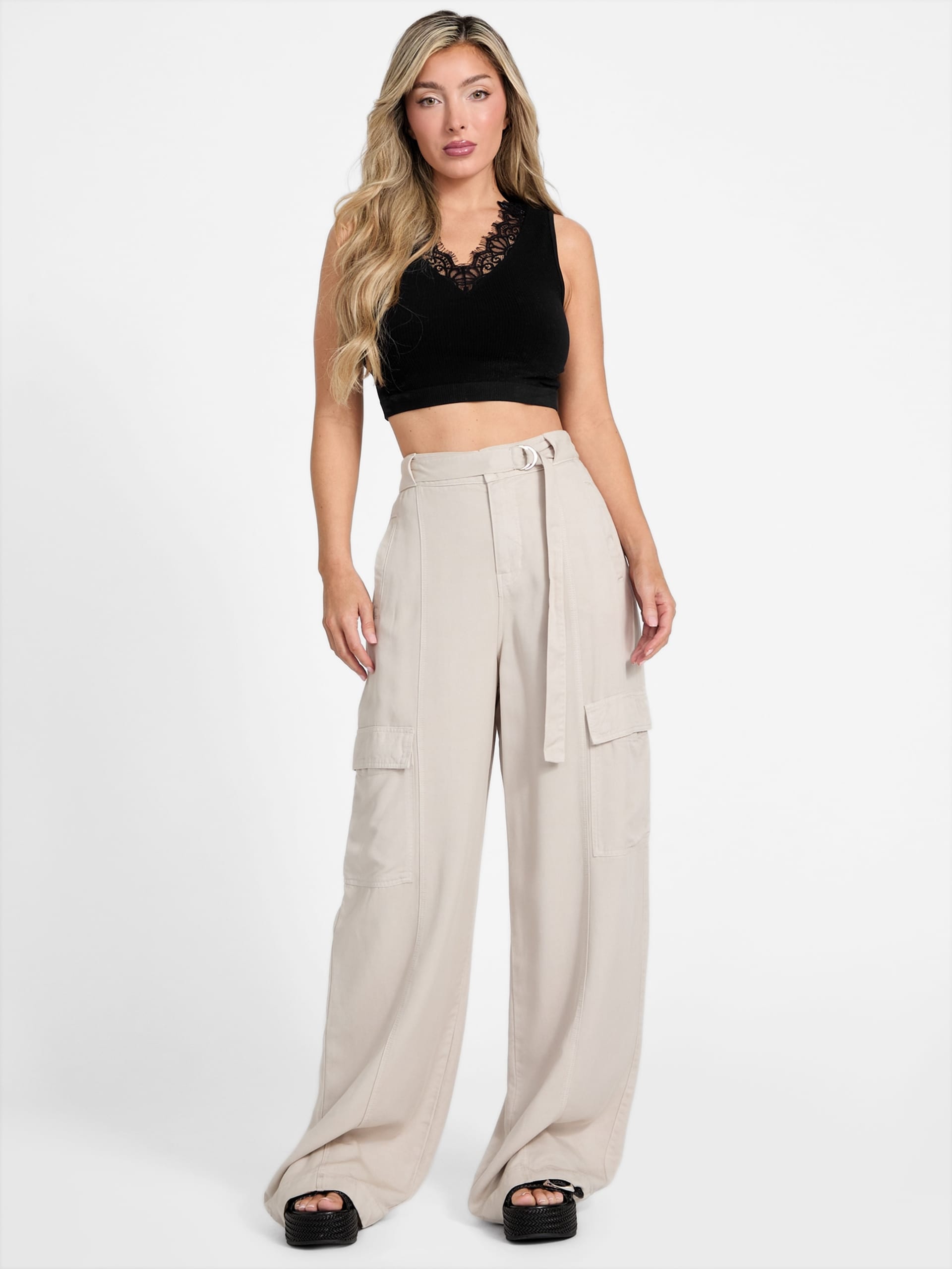 Top cropped sem costura com detalhes em renda Raquel
