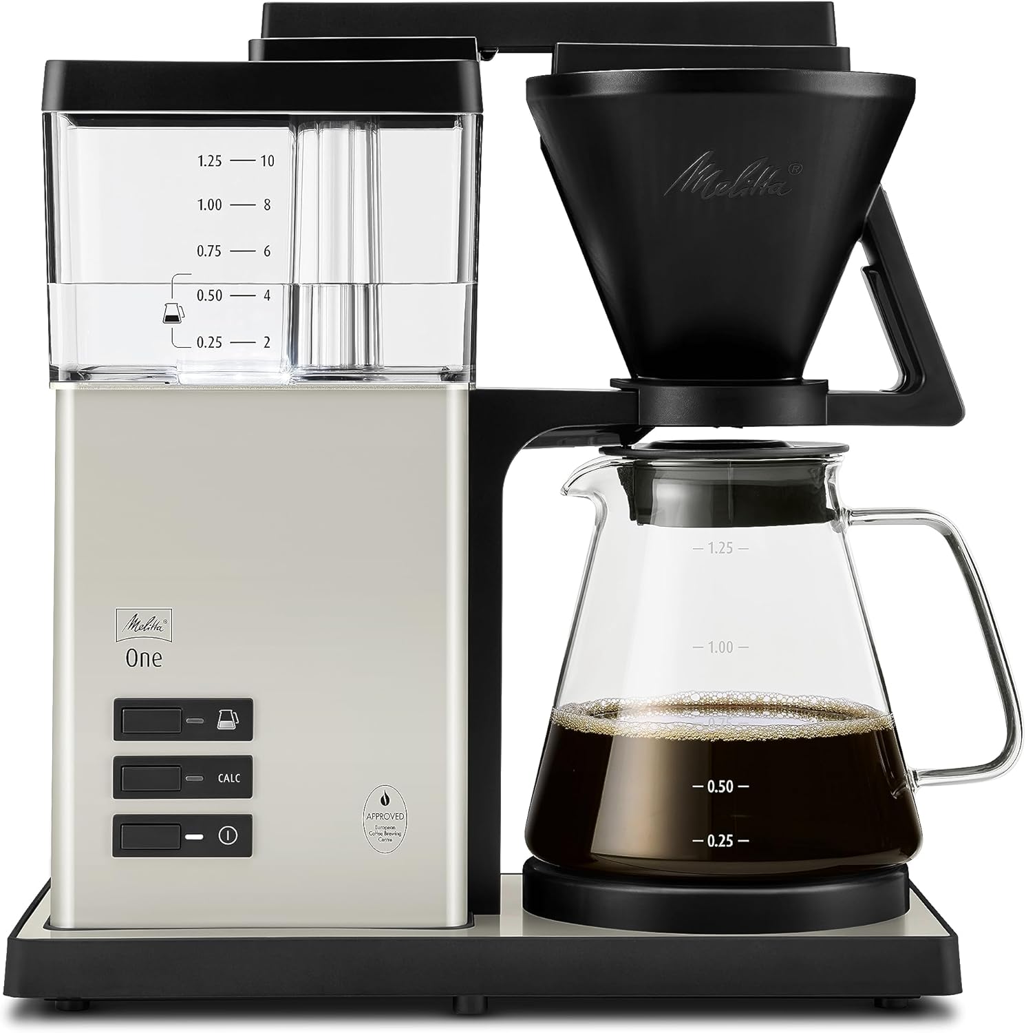 Melitta One – Filterkaffeemaschine mit Glaskanne, 92-96 °C Brühtemperatur und bis zu 10 Jahren Langzeitgarantie, für bis zu 10 Tassen Kaffee, Edelstahl-Oberflächen mit Lackierung in Cream White