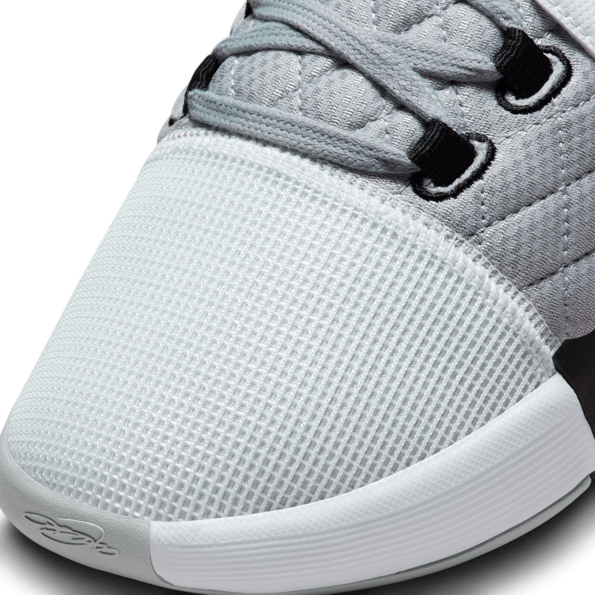 Nike Lebron Witness VIII Basketball Trainers Juniors