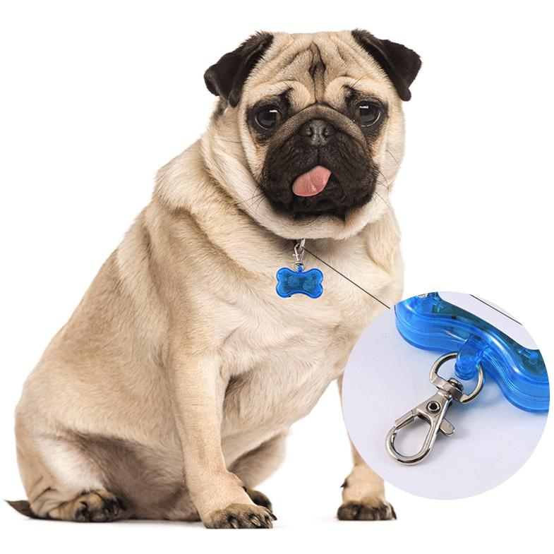 (45x30mm) LED Hunde Sicherheitslicht Knochen Leucht Anhänger für Halsband / Leine inkl. LR44 Batterien - Rot