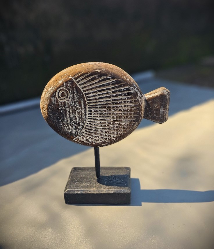 Fisch-Skulptur auf Ständer, braun-weiß, H 28 cm, B 25 cm, L 10 cm von fischer's lagerhaus