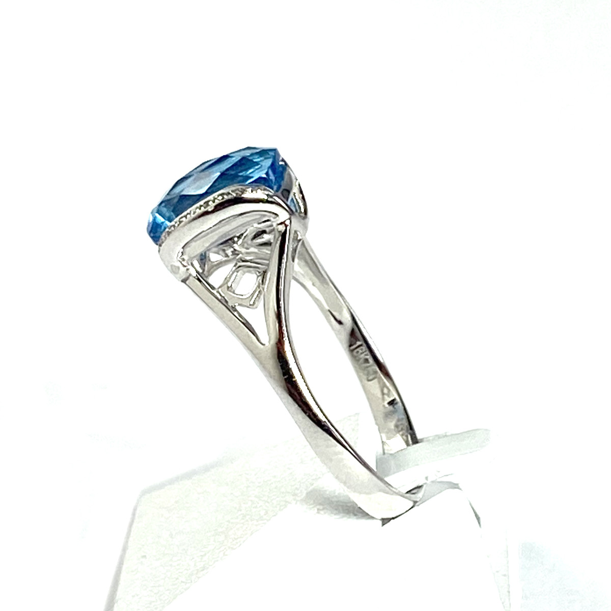 Bague d'occasion or 750 blanc topaze diamants