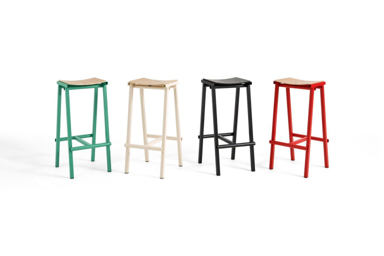 Hay Taburete 8 barkruk H65 gelakt eiken Eggshell