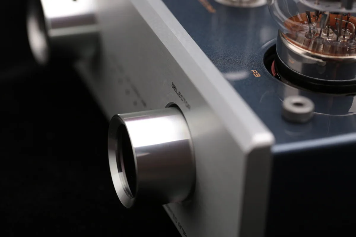 Cayin CS-55A KT88 Silver Amplis à tubes