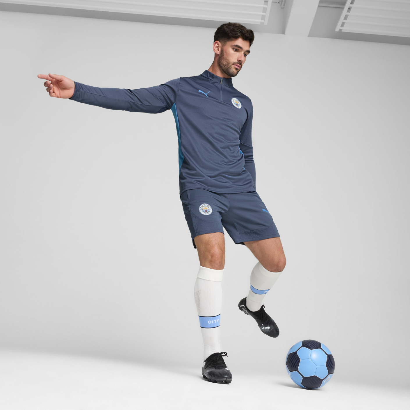PUMA Manchester City Trainingstrui 1/4-Zip 2024-2025 Donkerblauw Lichtblauw