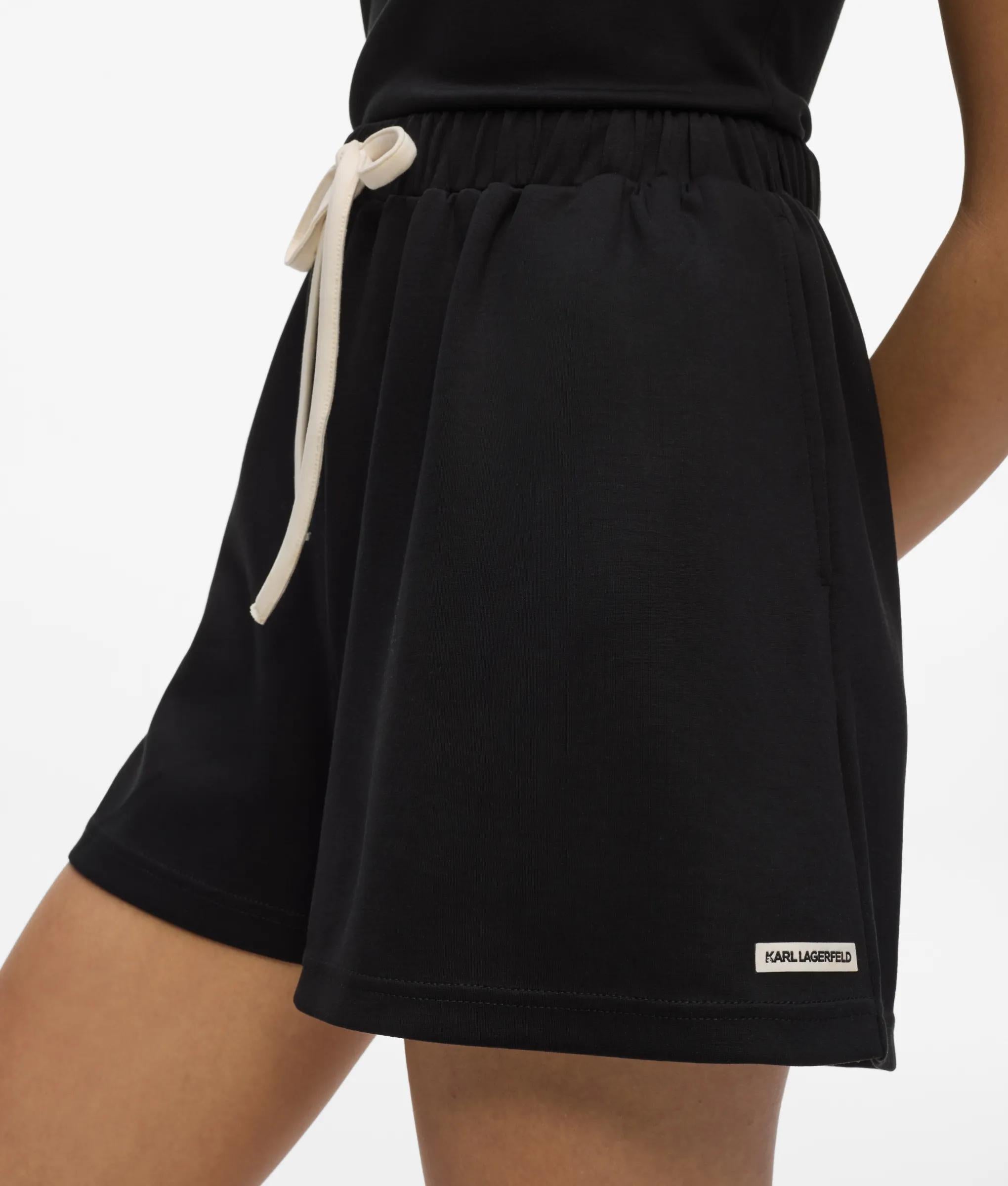 Monochroom loungewear korte broek