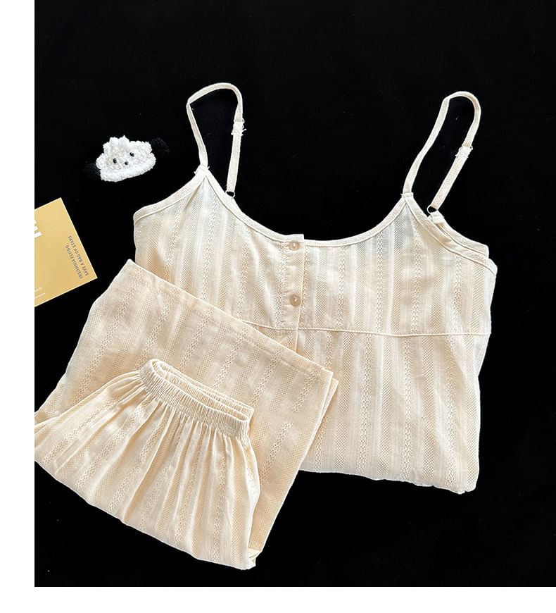 Siensien - Pyjamaset: Effen top met ronde hals en knoopjes + Shorts met elastische taille