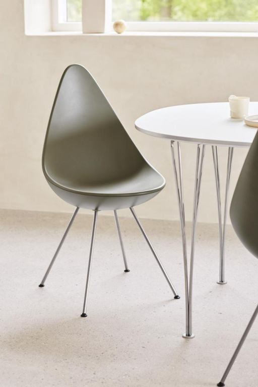 Fritz Hansen Drop Chair stoel Zwart