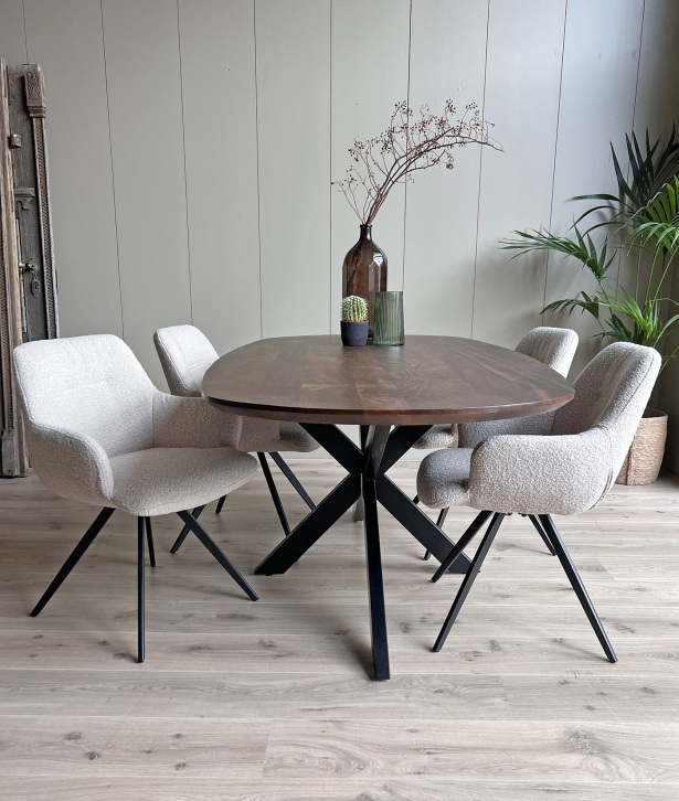 Eettafel Mango walnoot Deens ovaal 240x110cm met spinpoot