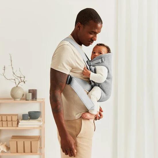 Porte-bébé Mini   Gris Clair Jersey 3D        de               BabyBjörn