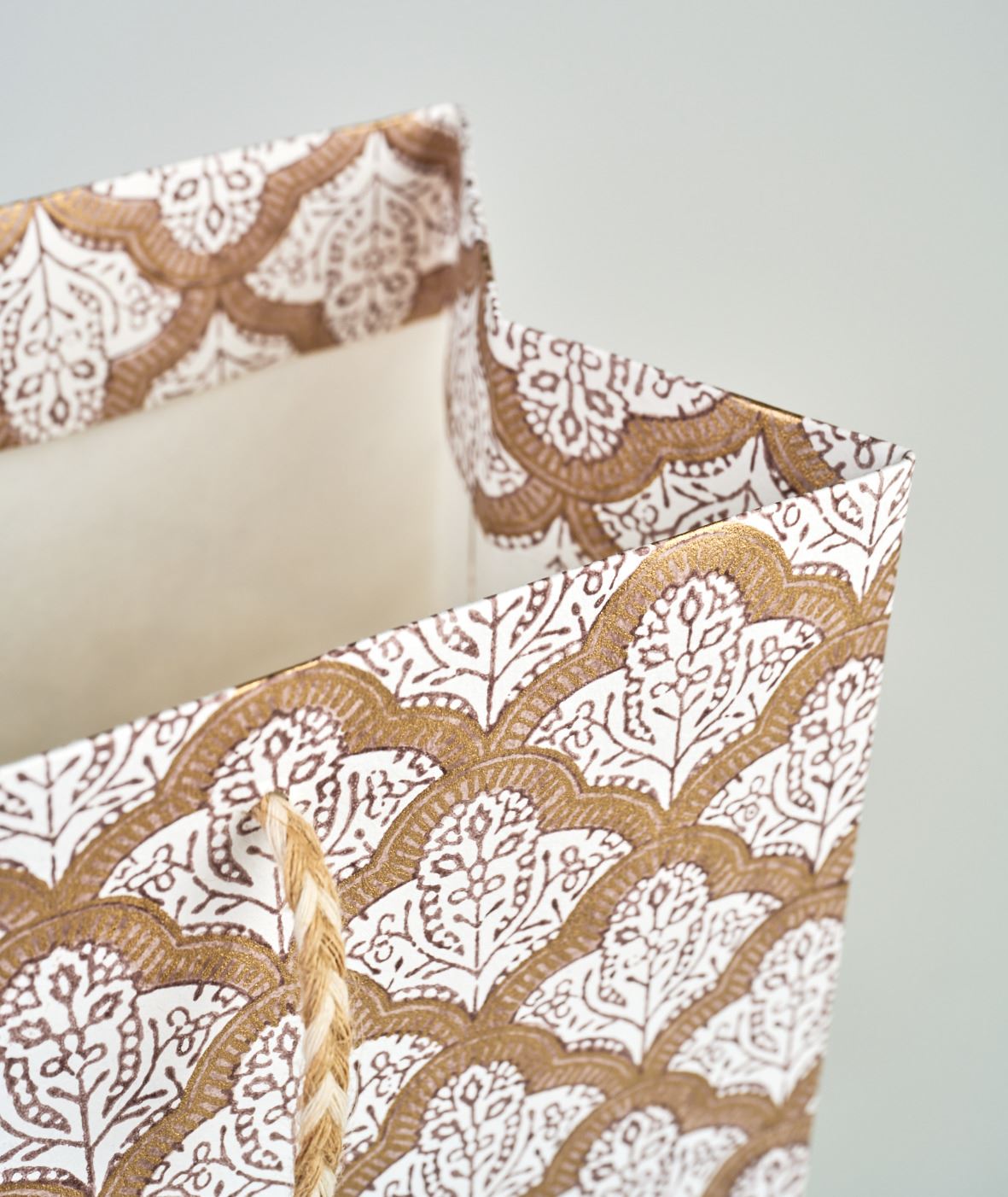 Gavepose beige - 40,6x35,5x15,25 cm