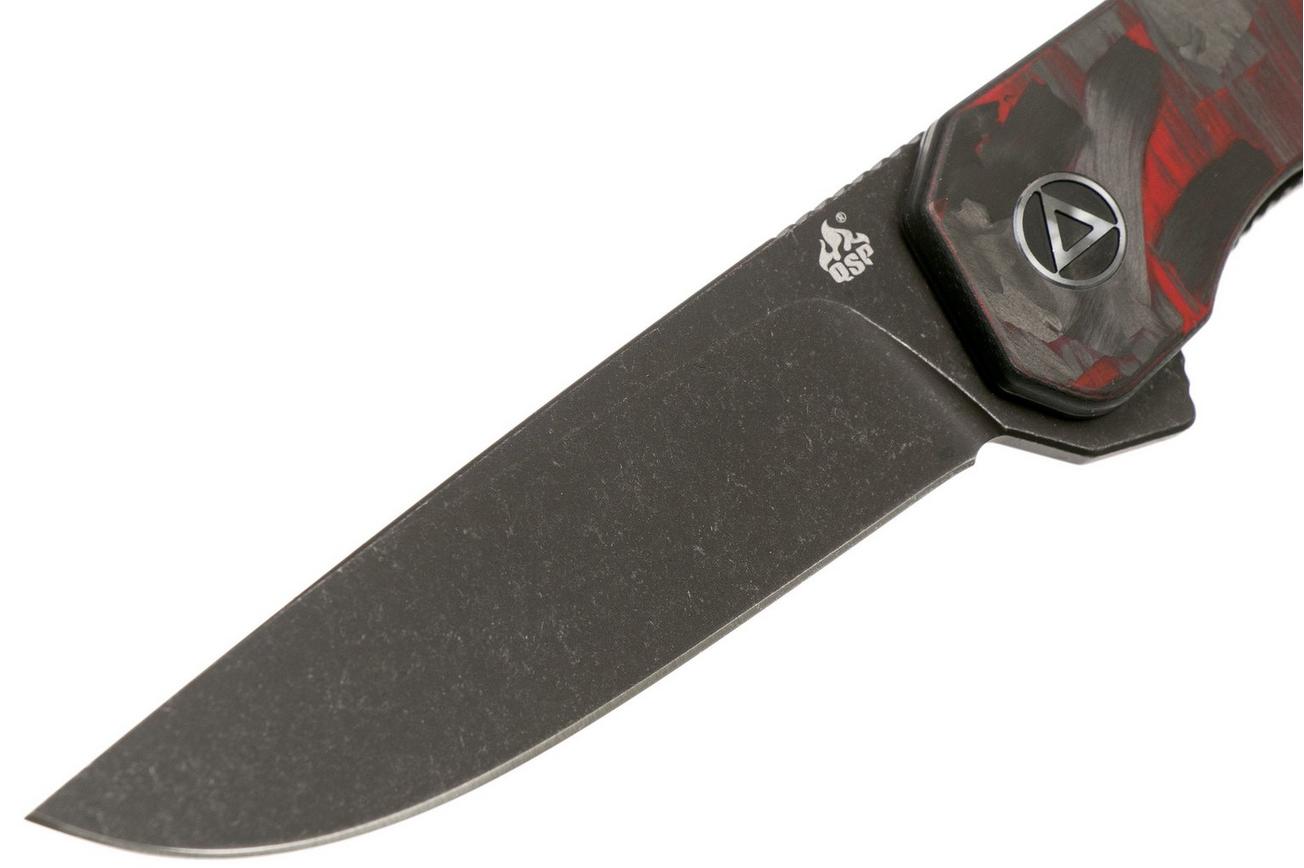 QSP Knife Osprey QS139-F2 Red Shredded Carbonfiber, Blackwashed, zakmes