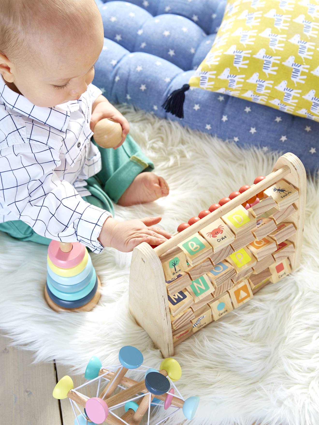 Ábaco de madeira multicolorido para aprendizagem