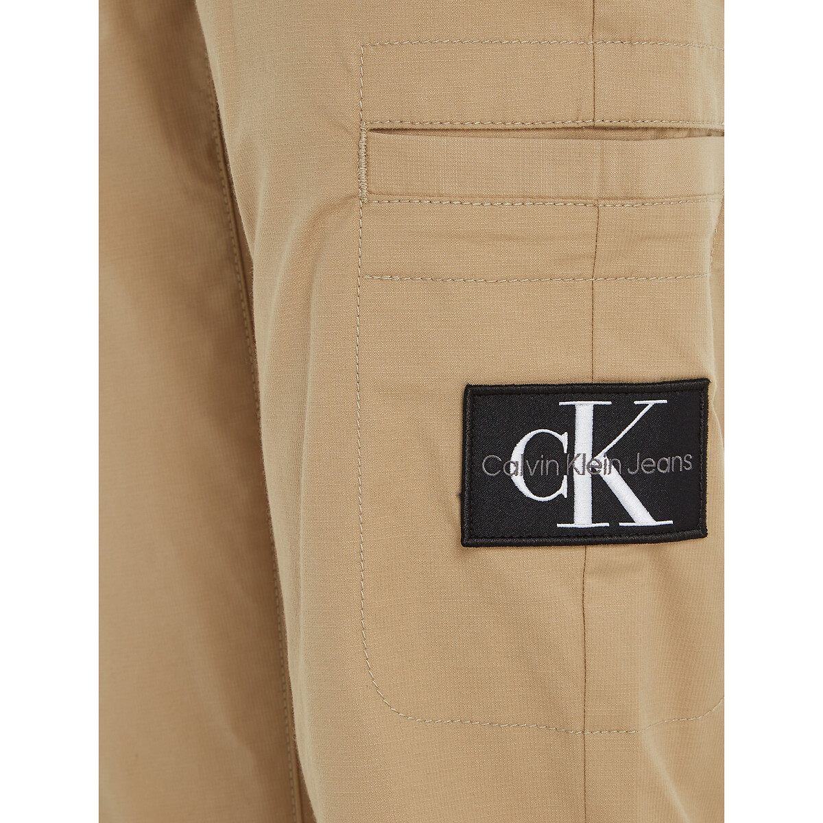 CALVIN KLEIN JEANS<br>Calças Ripstop, chinos ajustados