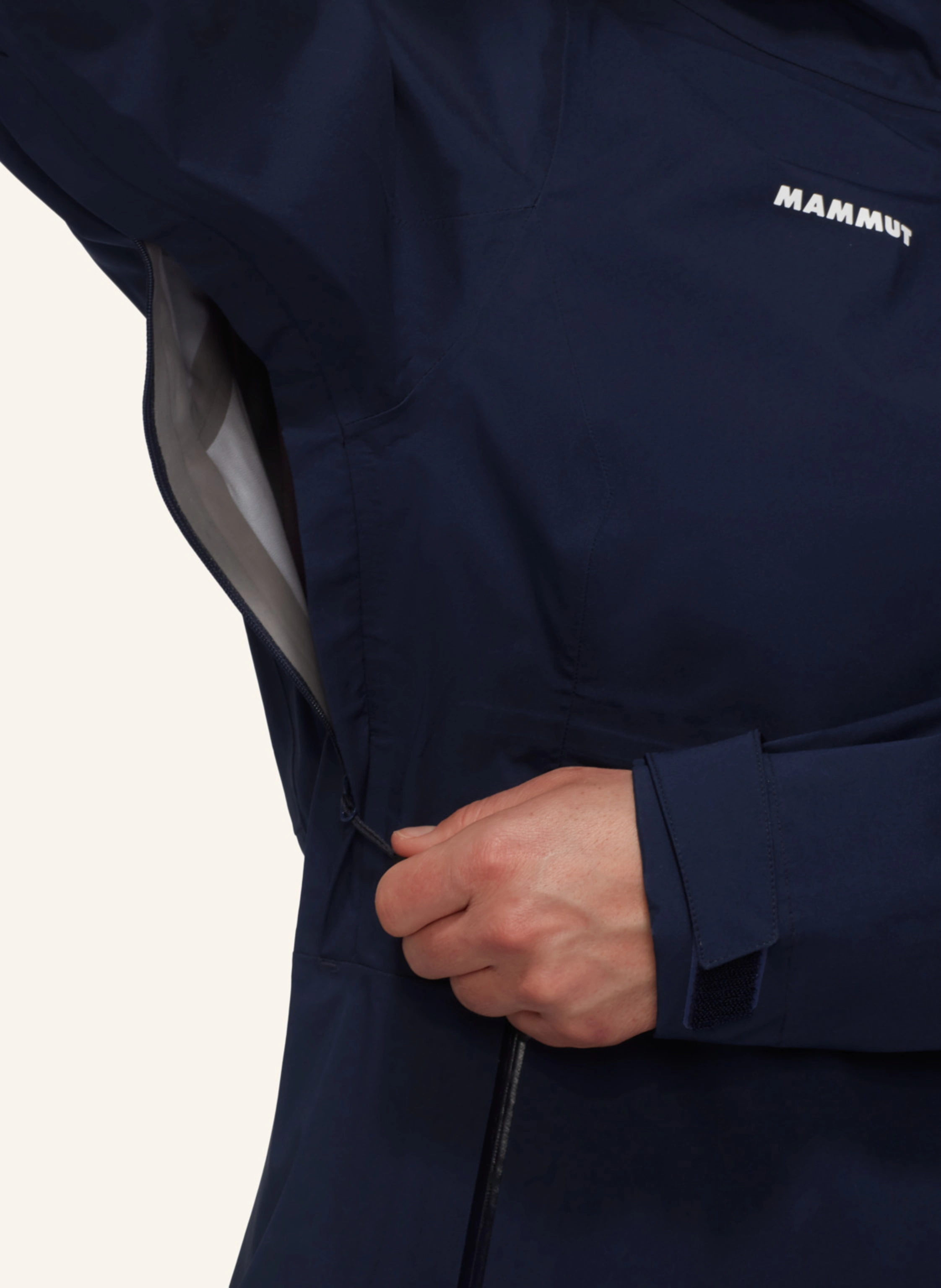 MAMMUT Hardshelljacke LINARD GUIDE mit Kapuze