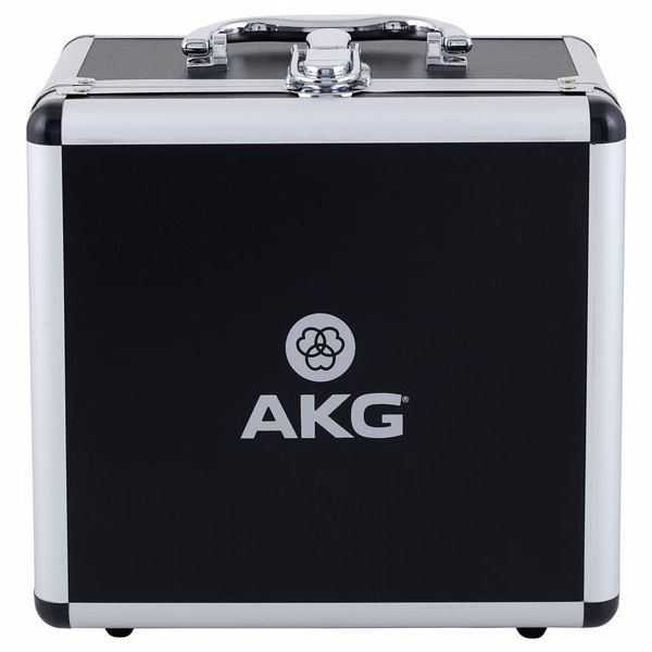 AKG P220