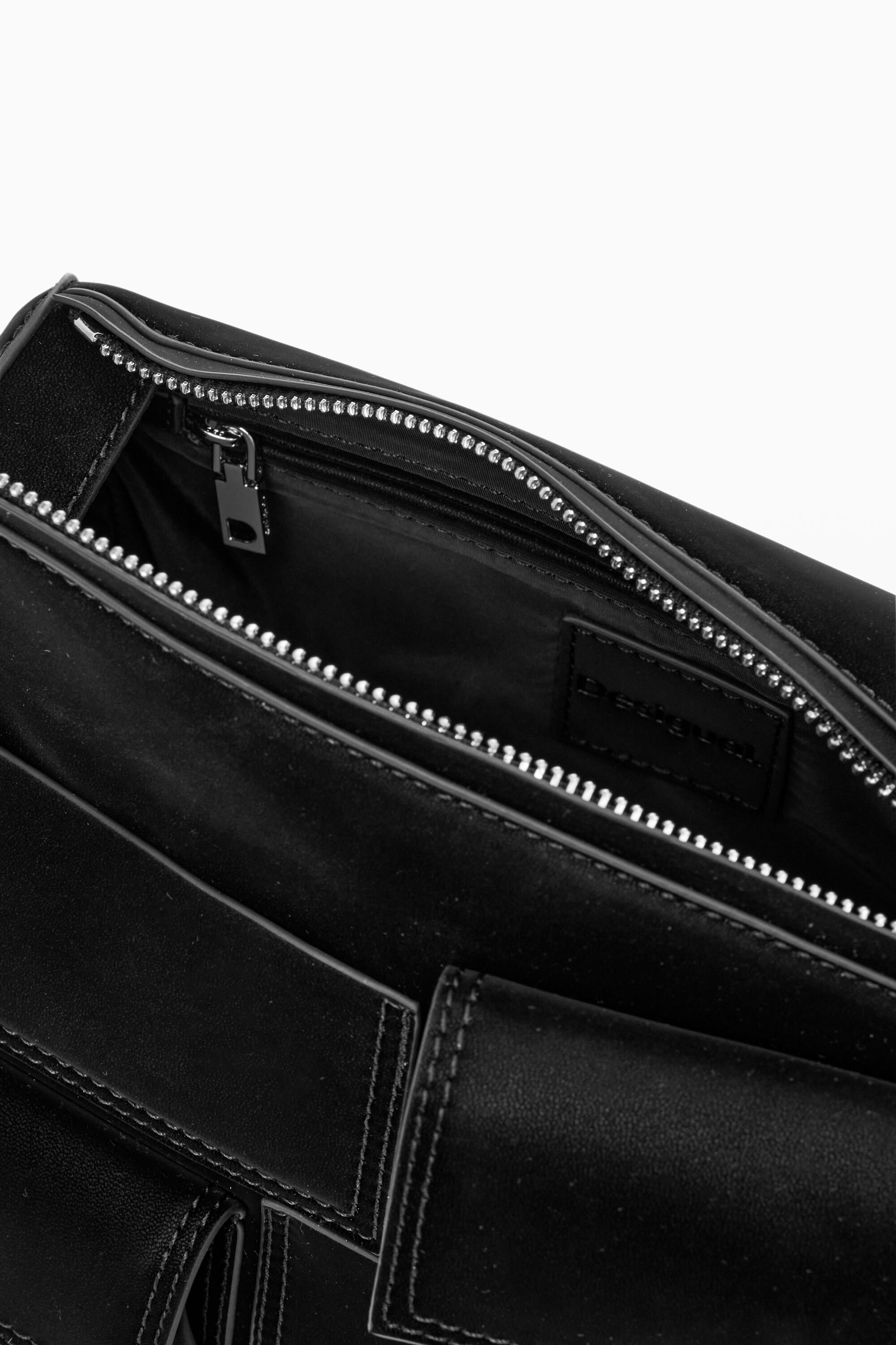 Bolsa de ombro com vários bolsos