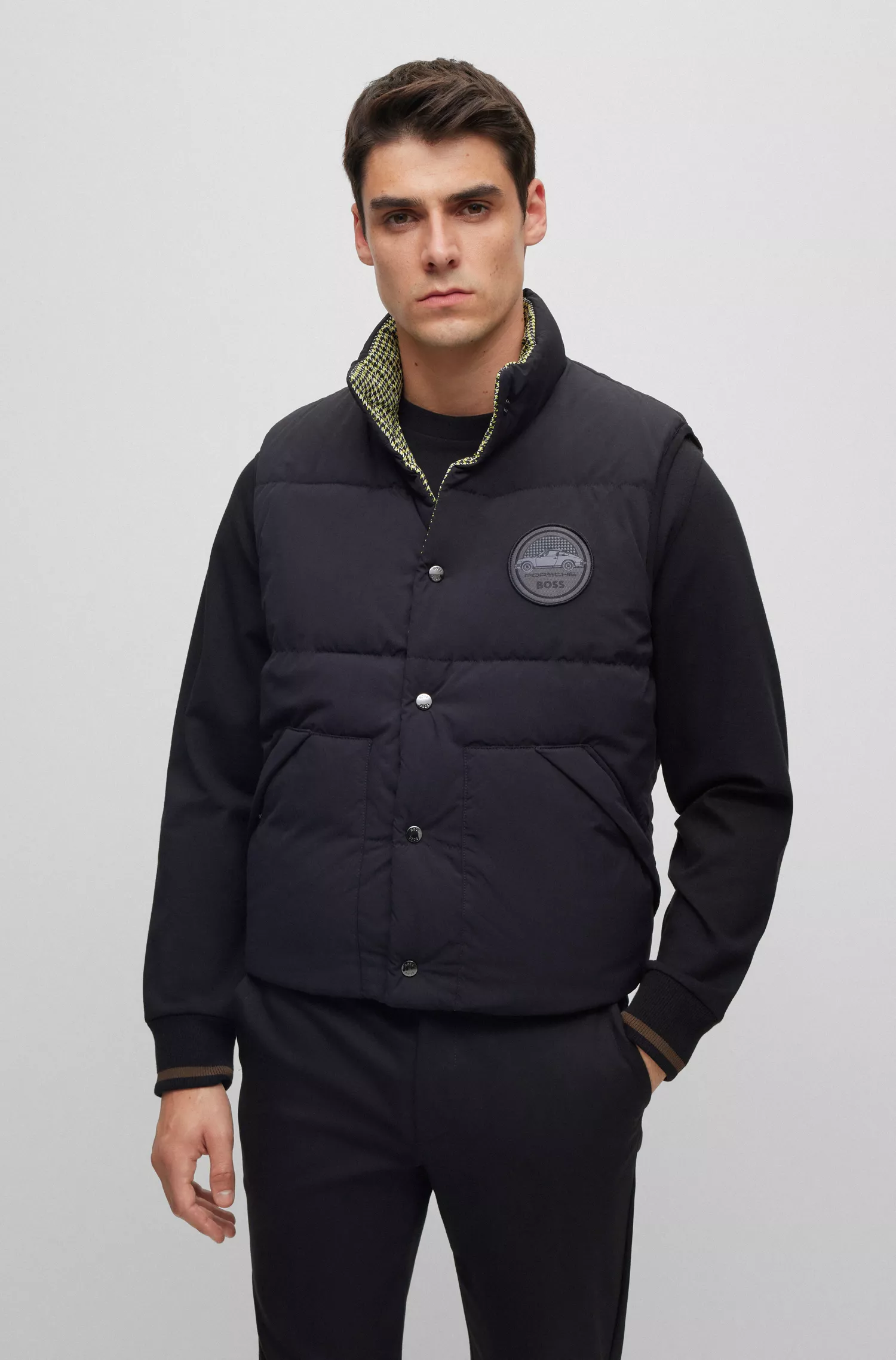 Colete reversível BOSS Black-Porsche x BOSS em corte regular.