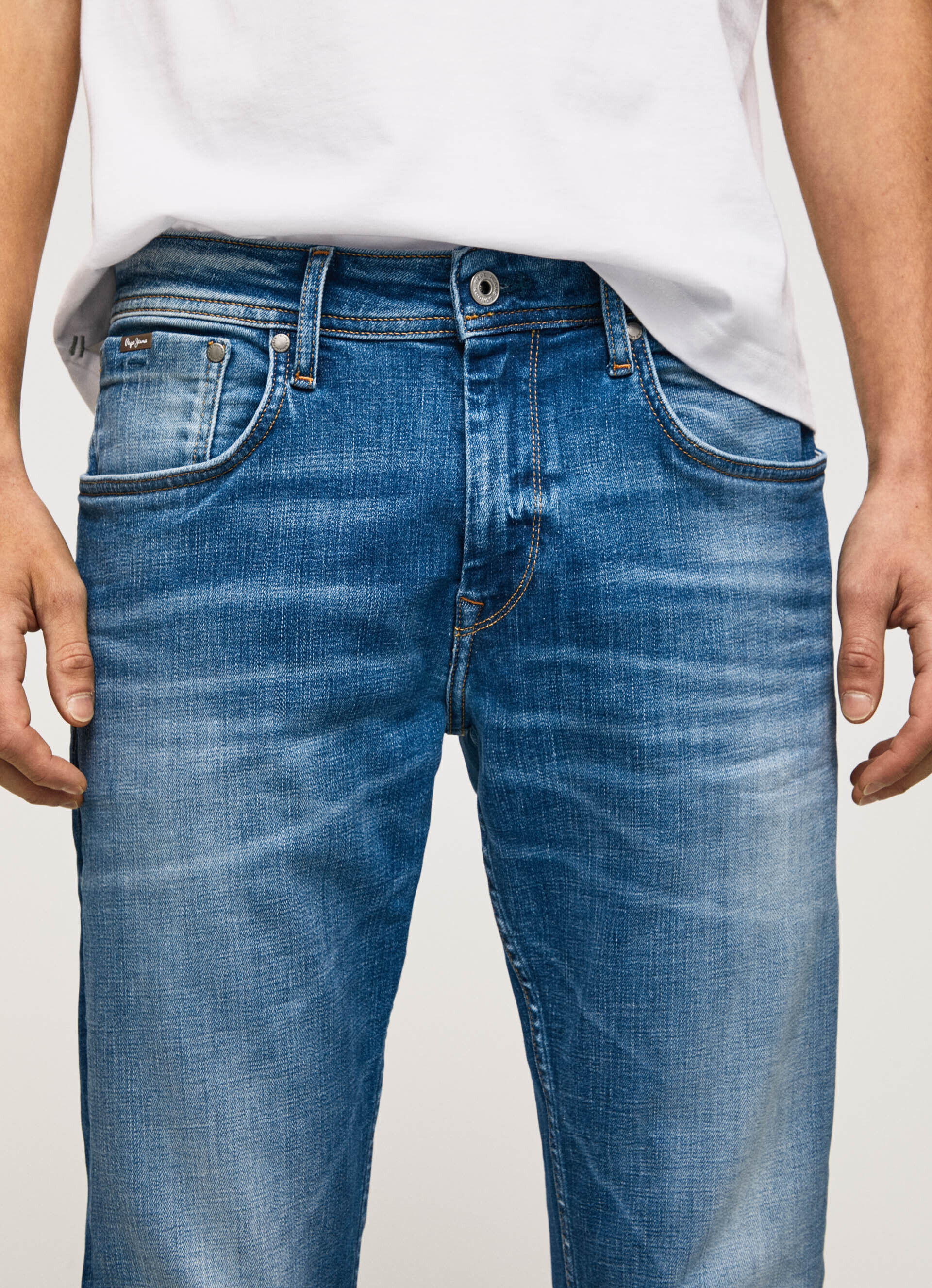 Calça jeans com modelagem Cash Fit e cintura regular - jeans