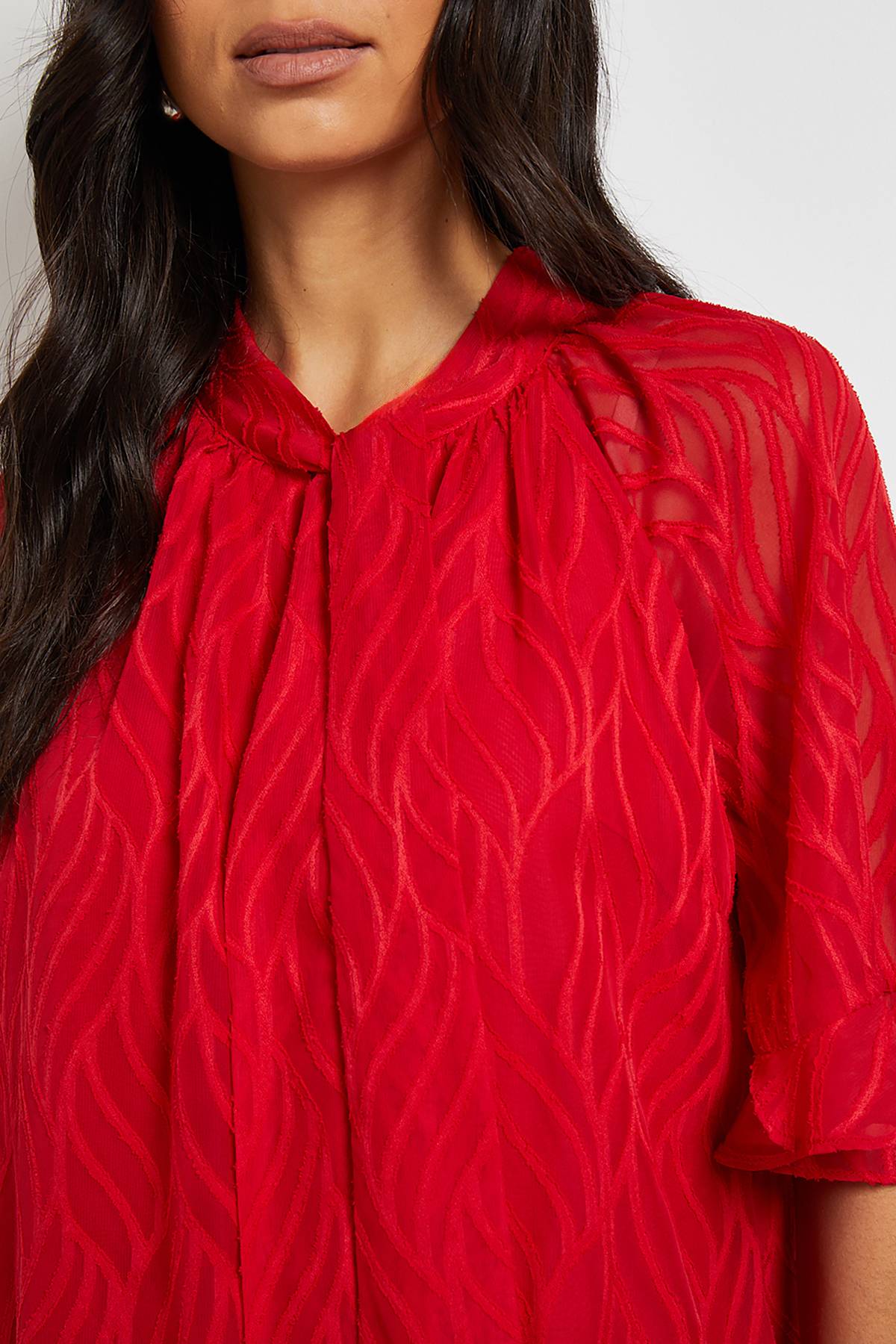 Wallis Robe Droite à Manches Cape avec Motif Dévoré