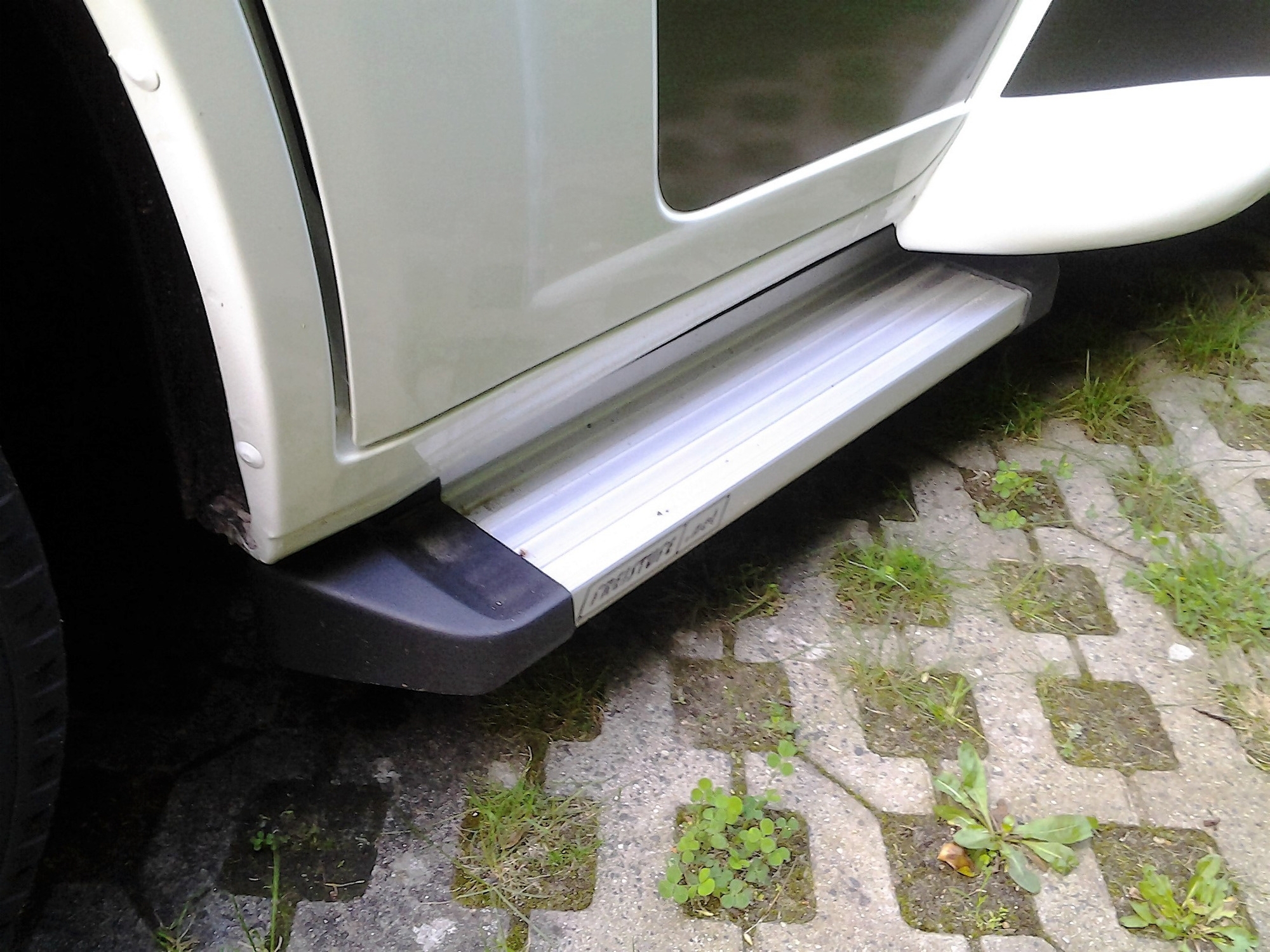 Pac Konzept Zusätzliche Einstiegstufe / Trittstufe silber passend für Mercedes Sprinter / VW Crafter