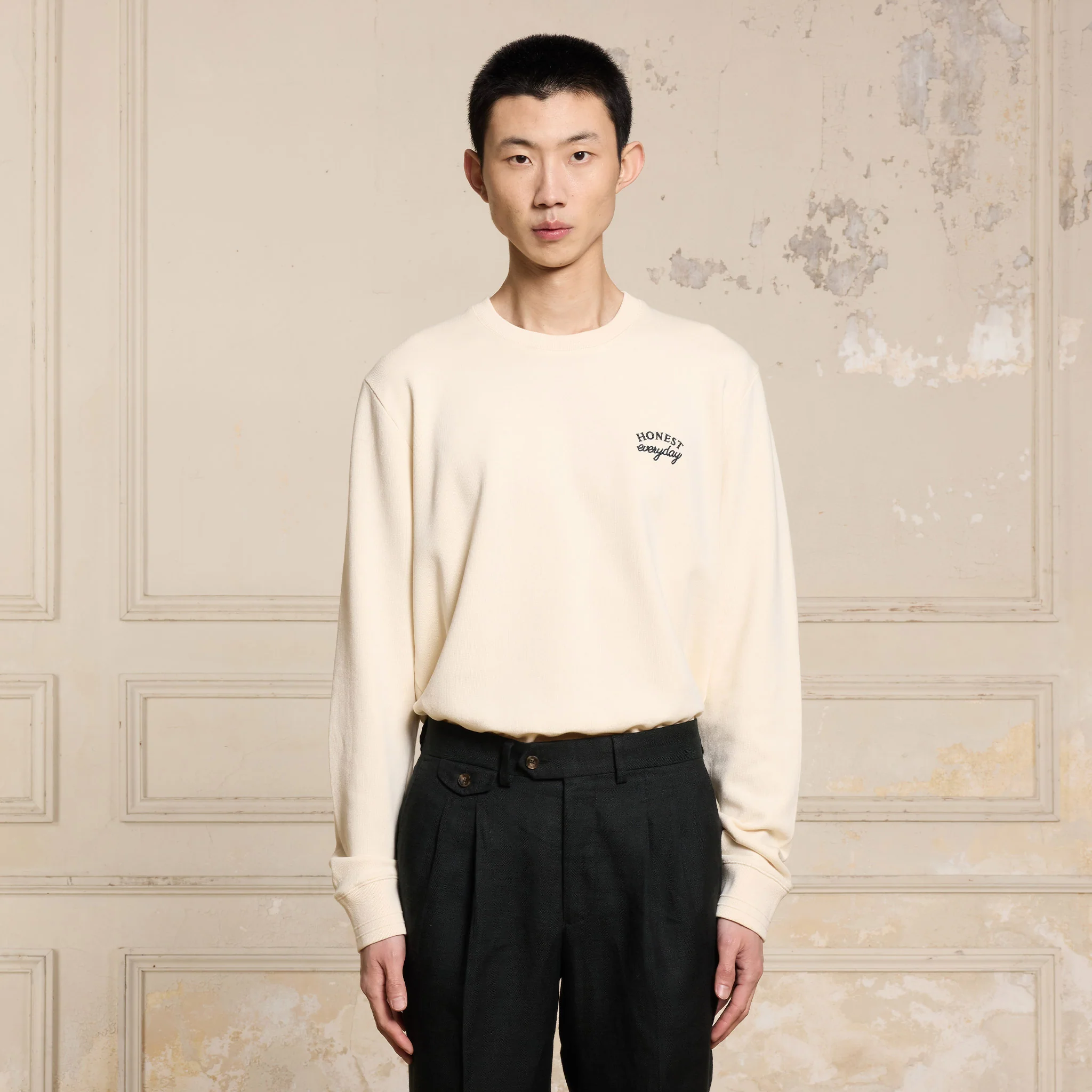 Embroidered sweatshirt in ecru organic cotton