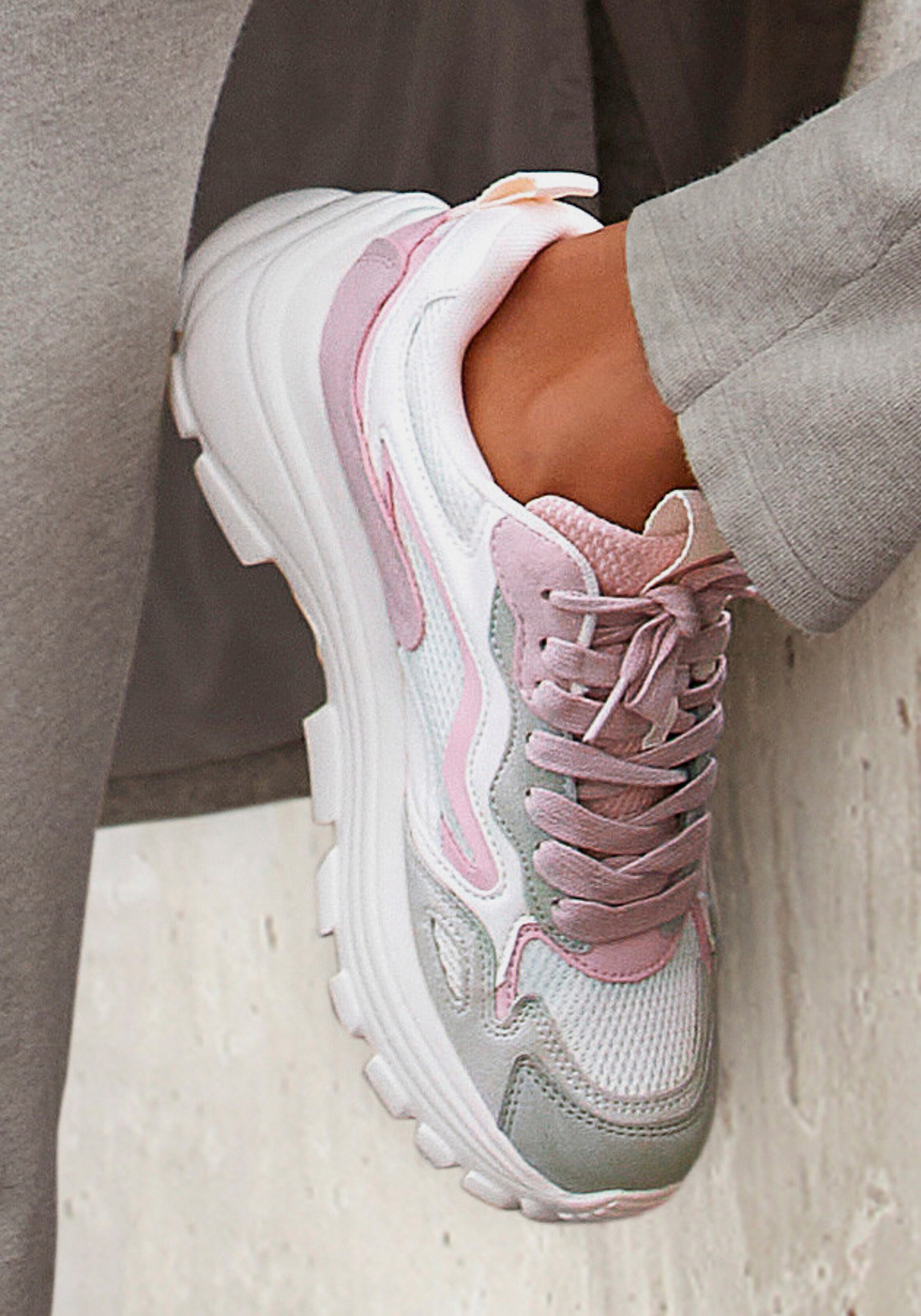 Sneaker