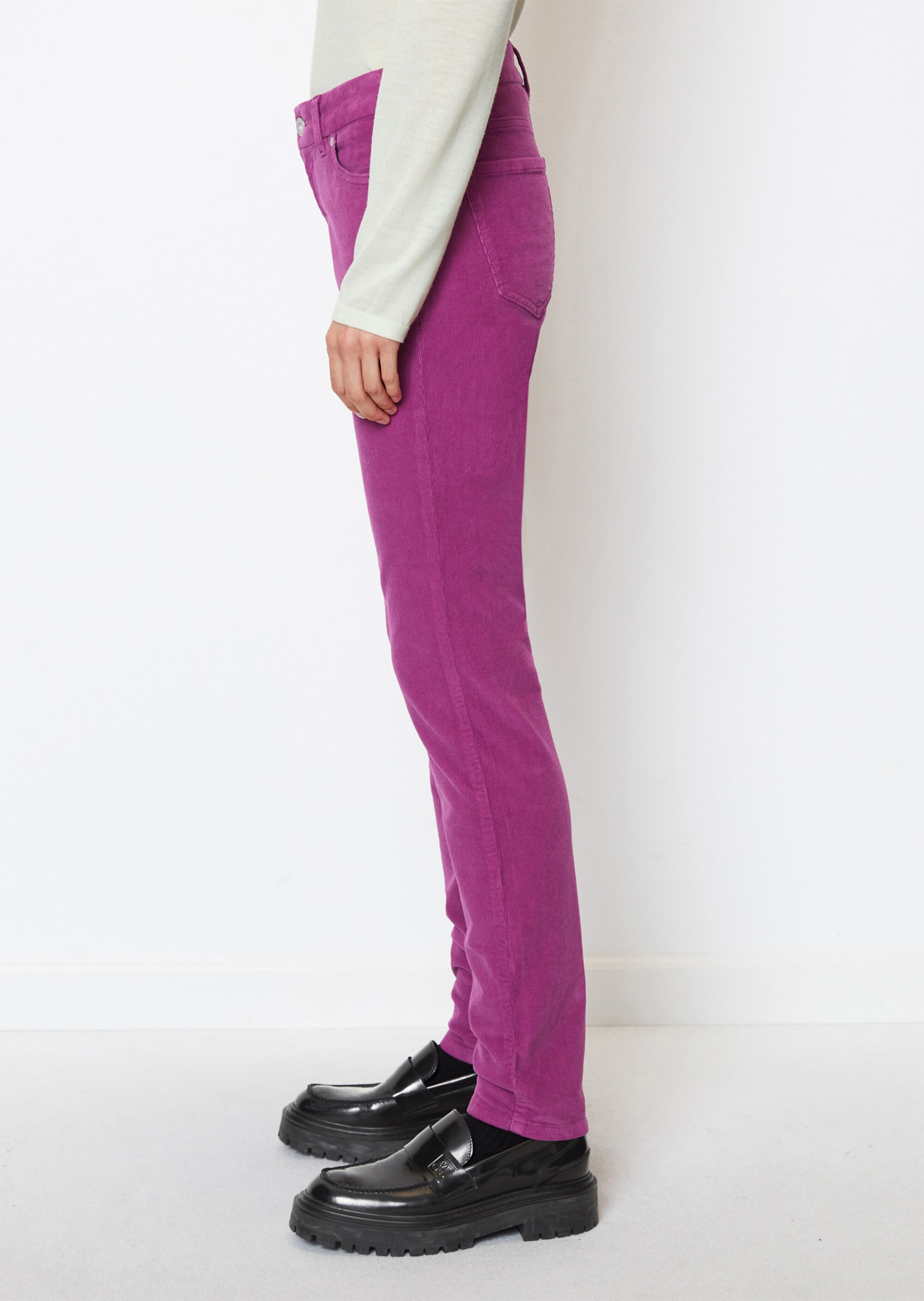 Cordhose Modell ALBY slim aus Organic Cotton-Stretch