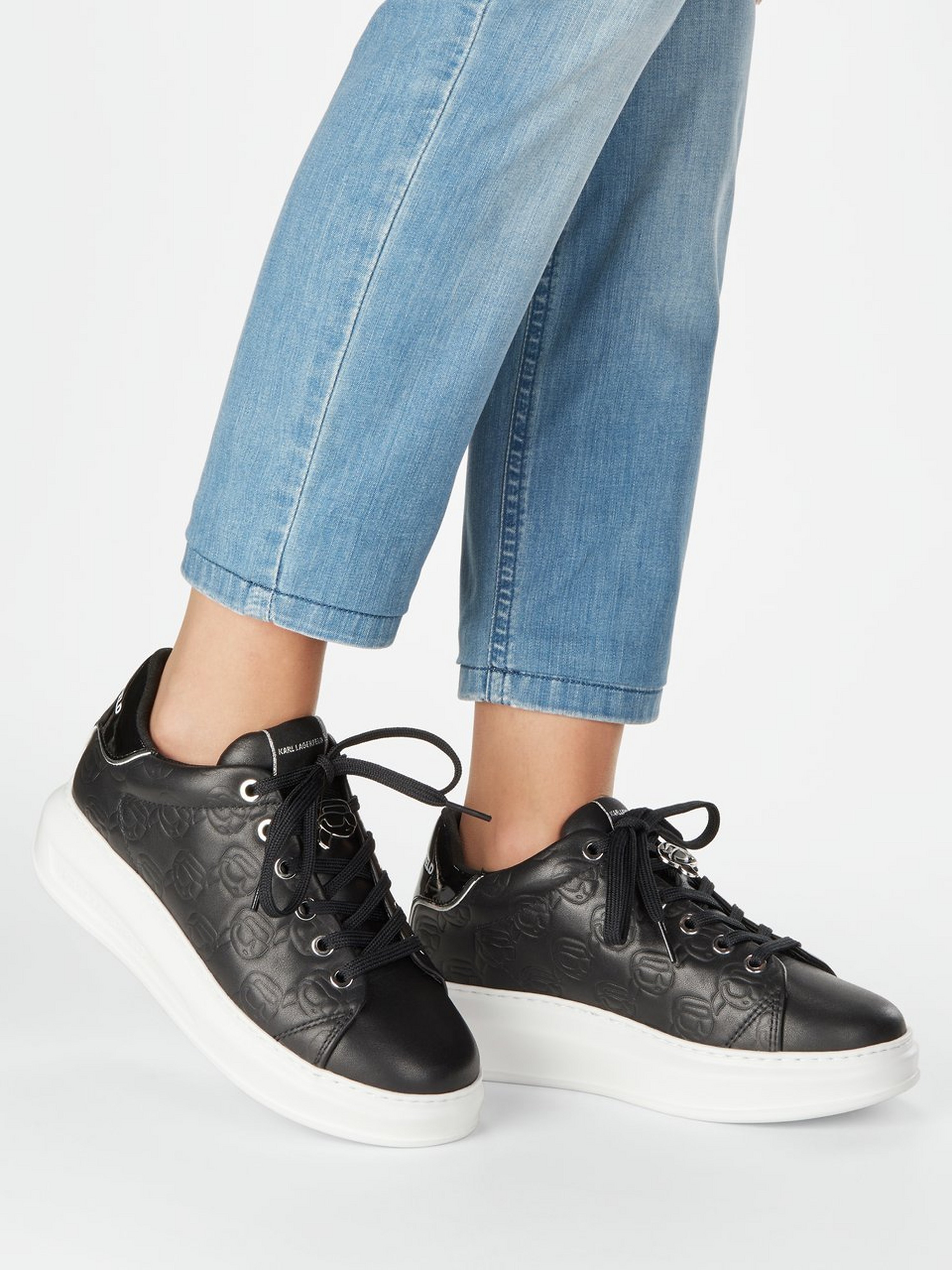 Sneaker