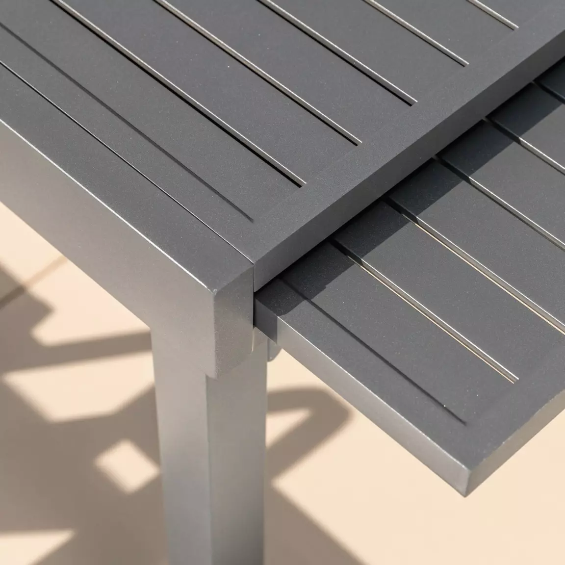 Table de jardin extensible aluminium 12 places (200/320 x 100 cm) Murano Gris anthracite