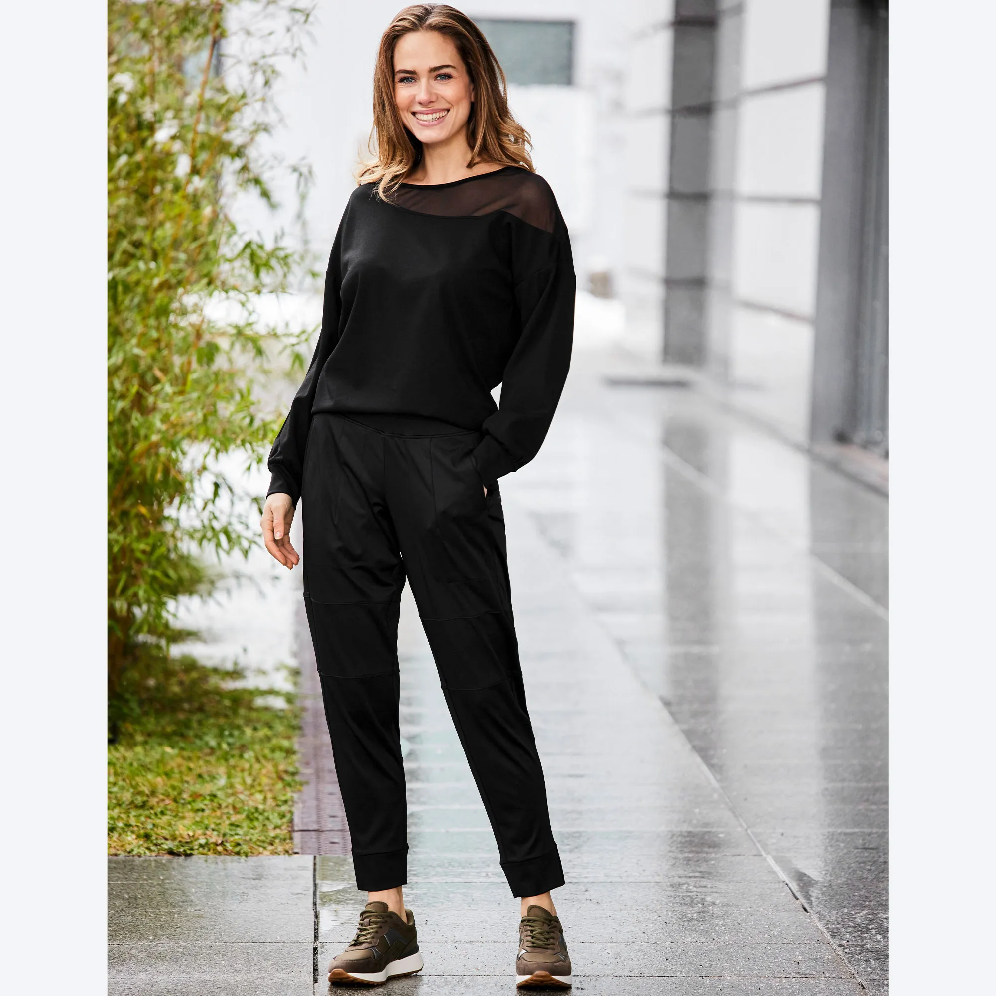 Damen-Hose mit schicken Einsätzen