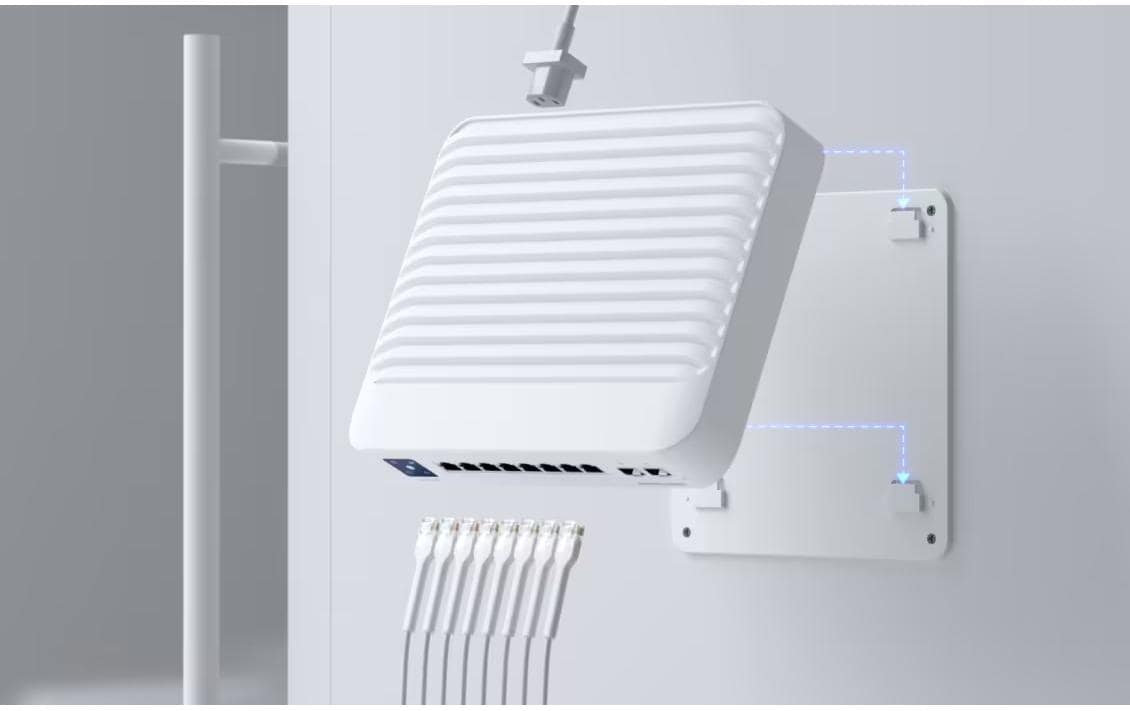 PoE+ Switch UniFi USW-PRO-8-POE 10 Port<br>Professional 8 PoE-Switch
