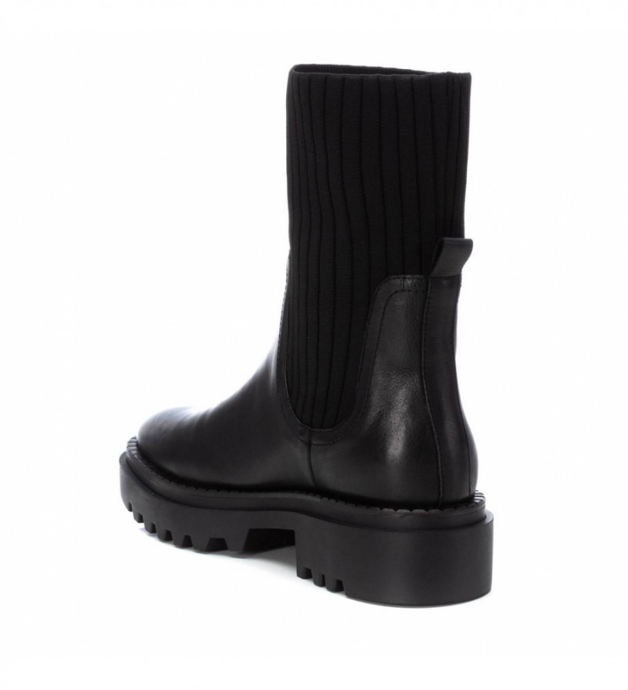 Botas de tornozelo Carmela em couro, modelo 160185, pretas.