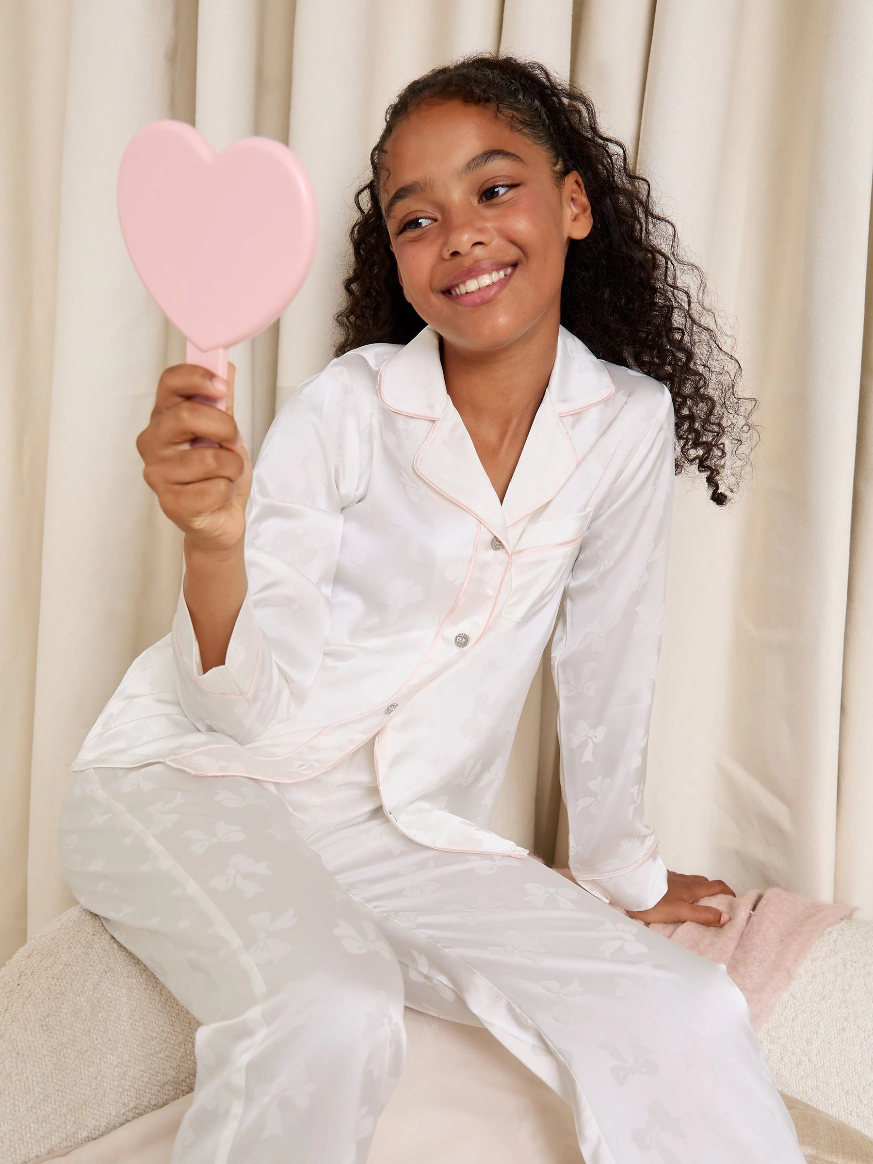 Witte Strik - Lipsy Long Sleeve Leg Satin Pyjamas Set (5-16yrs)