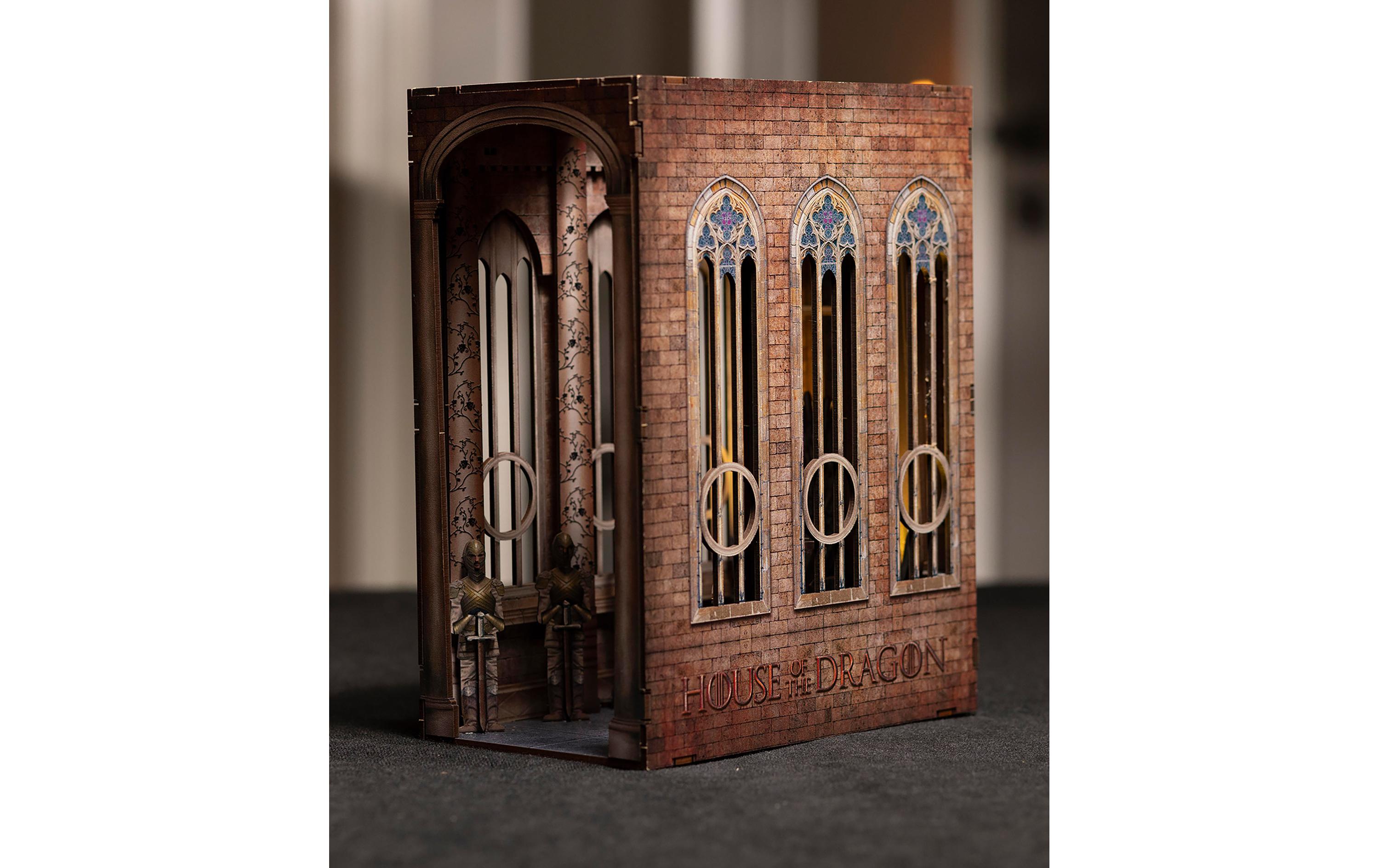 Bausatz Iron Throne Dragon HouseZauberhafte Miniaturwelt mit LED-Beleuchtung für Ihr Bücherregal