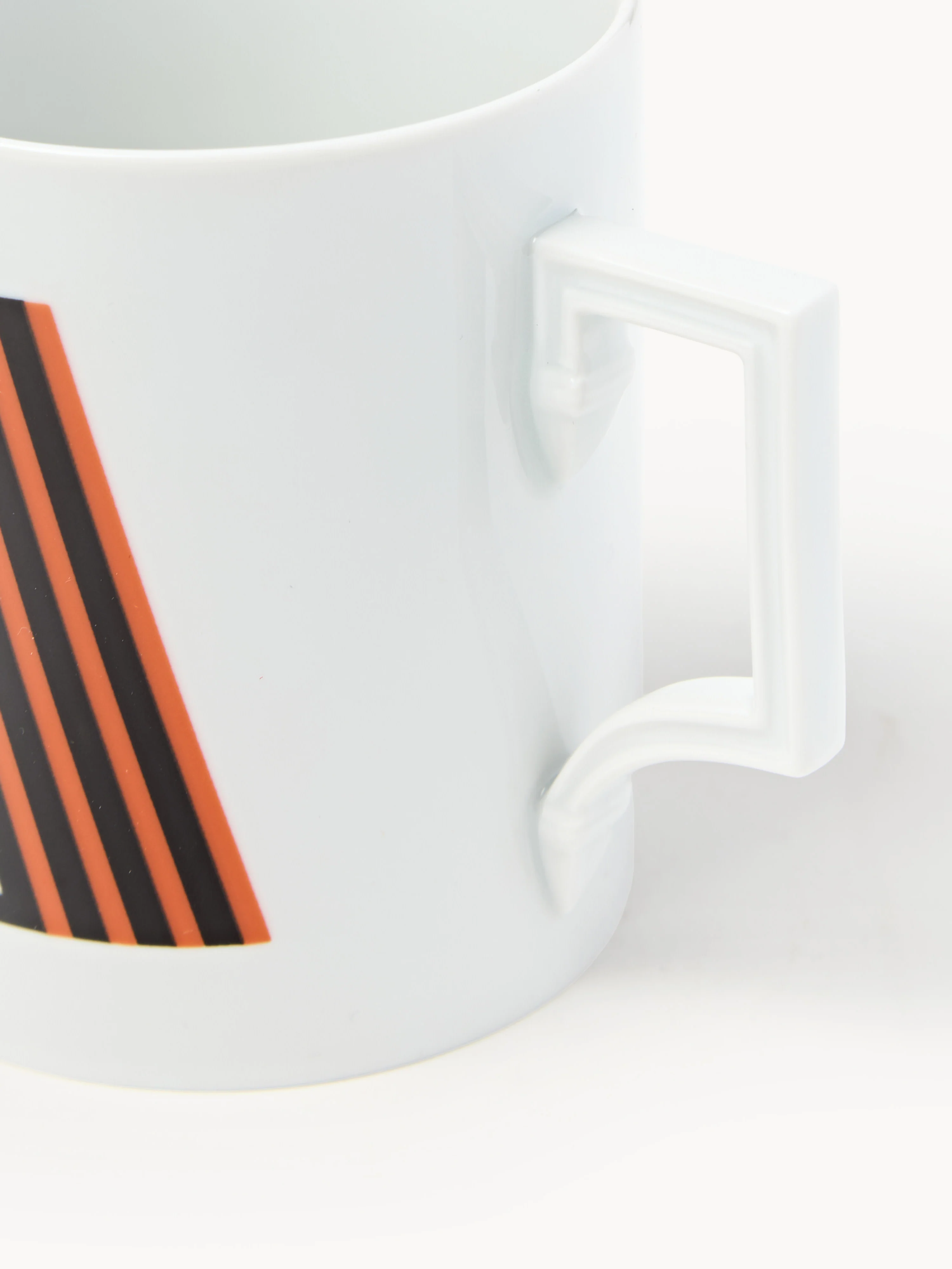 Handgemaakte beker Initials met decoratief motief