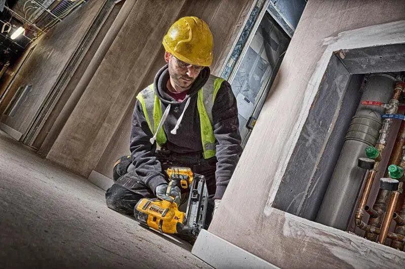 DeWALT DCN660P2 Accu afwerktacker 16Ga 18V XR 5.0Ah in koffer