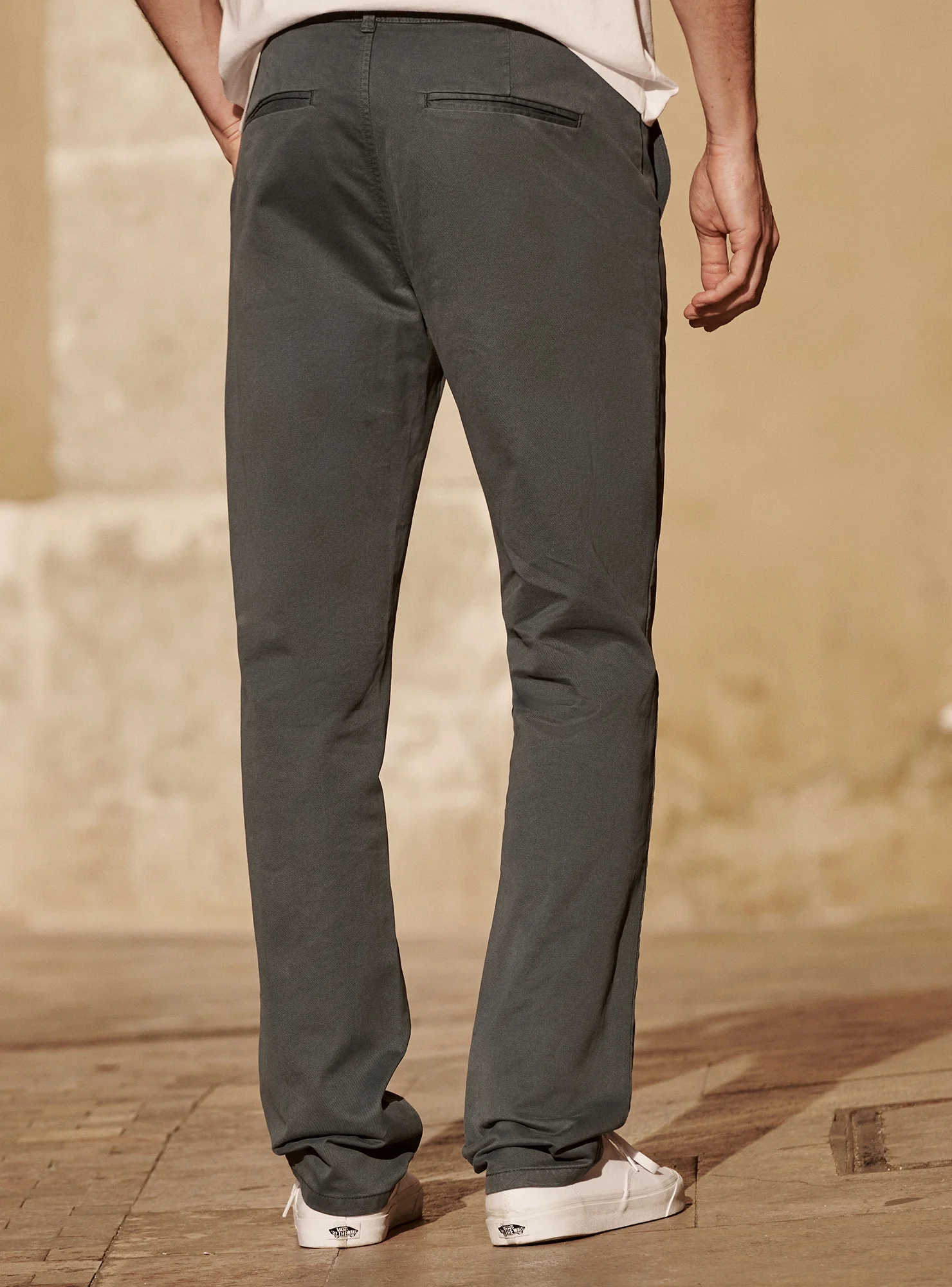 Chino Ajusté Charles Celeste