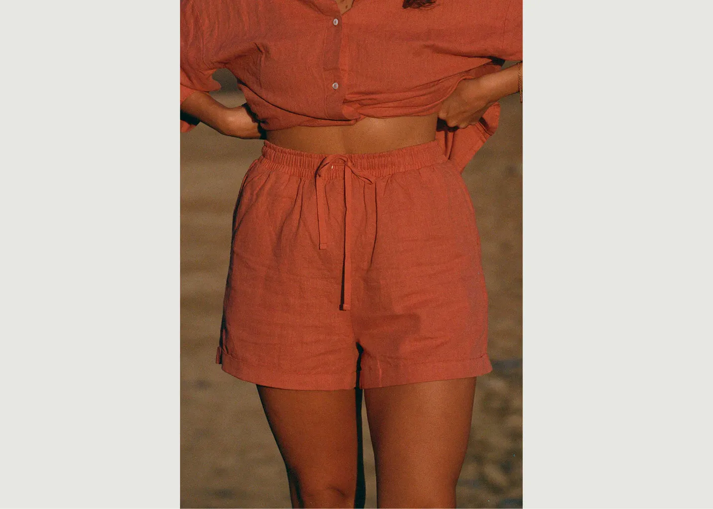 Short Edith Nénés