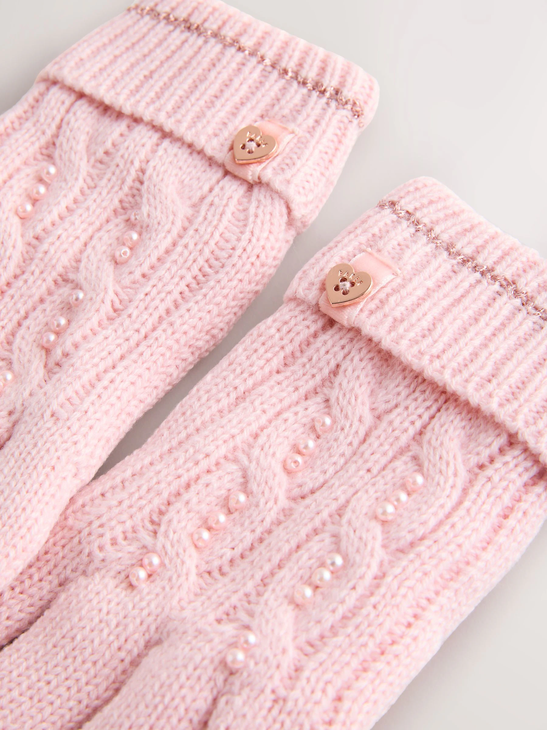 Baker by Ted Baker - Set van roze gebreide muts met pompon en handschoenen voor meisjes