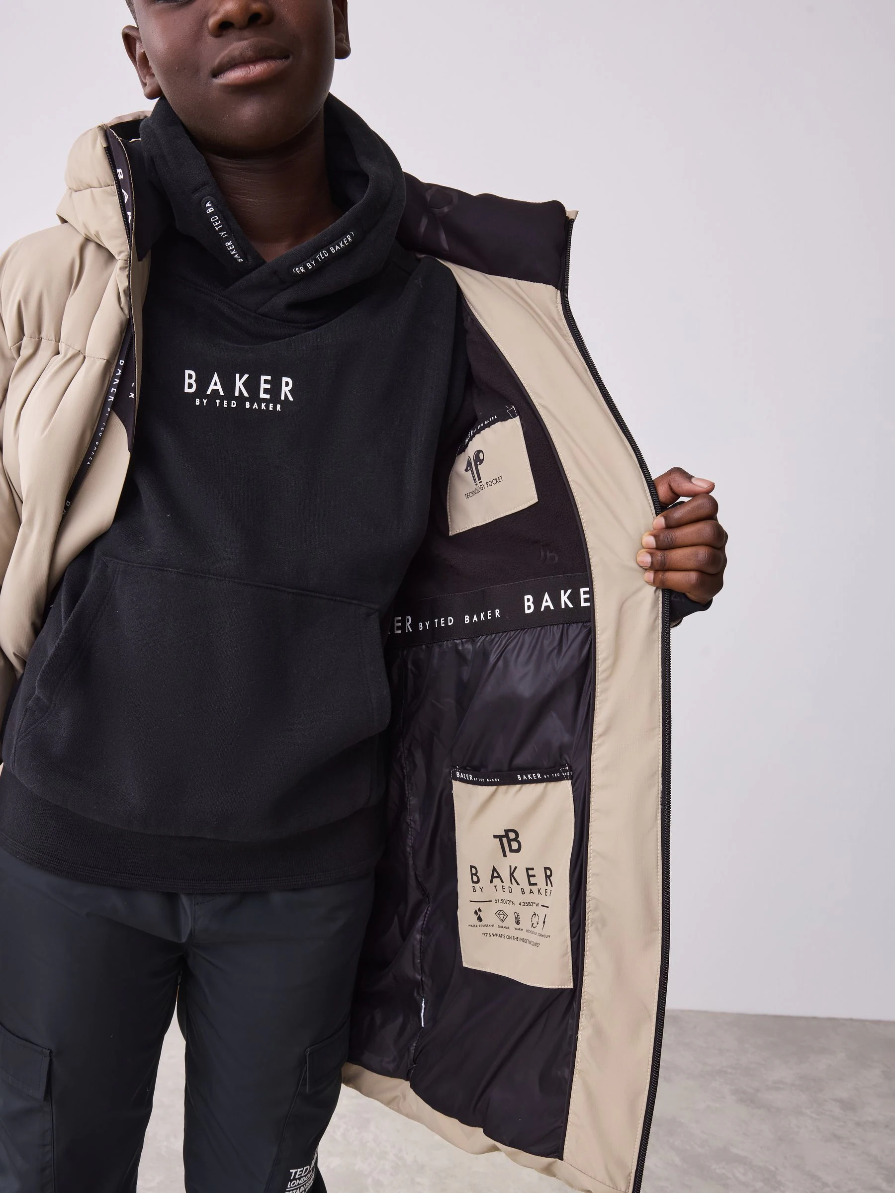 Baker by Ted Baker Baker by Ted Baker regenbestendige lange gewatteerde jas in stone