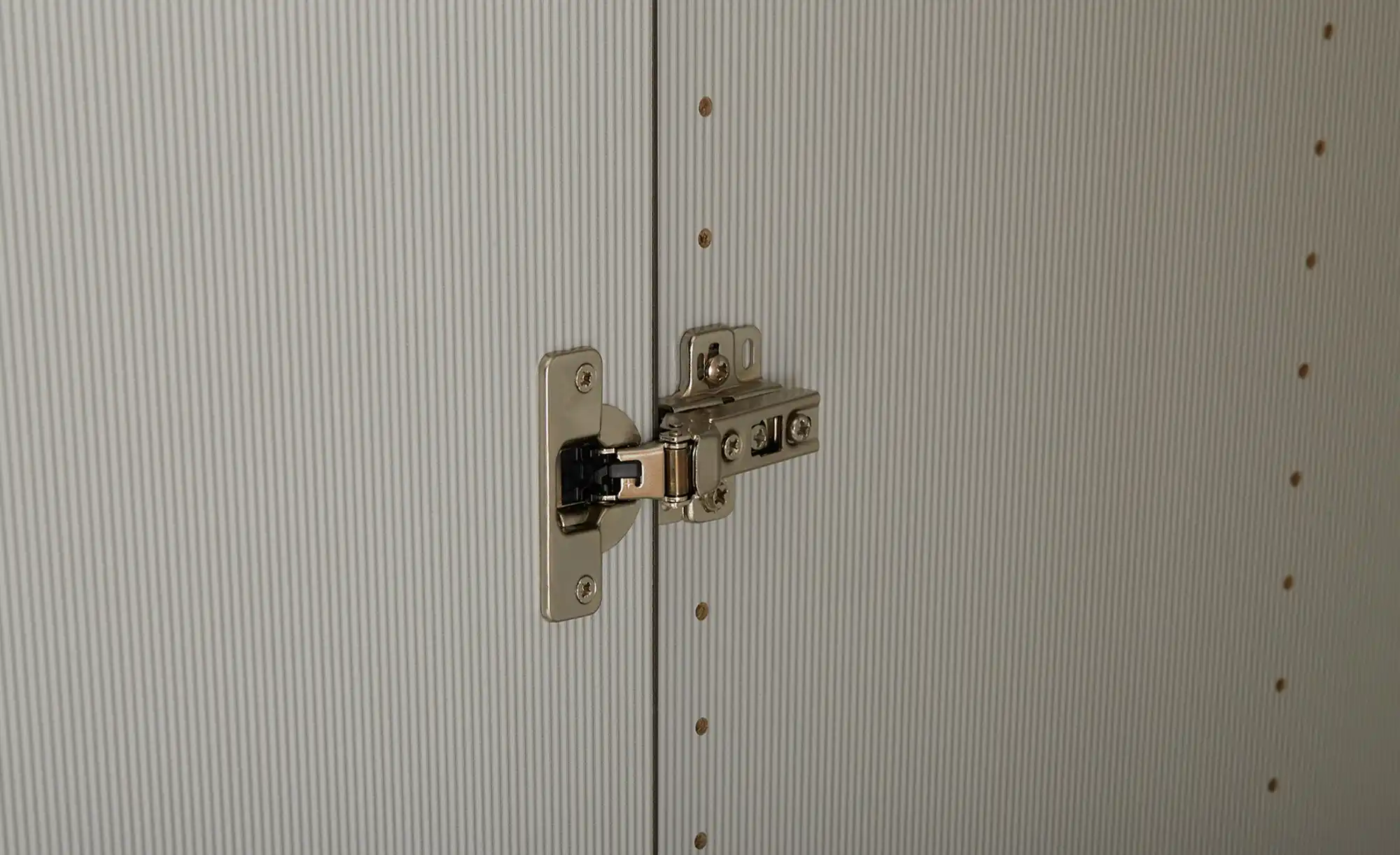 uno Drehtürenschrank, 5-türig Nefi