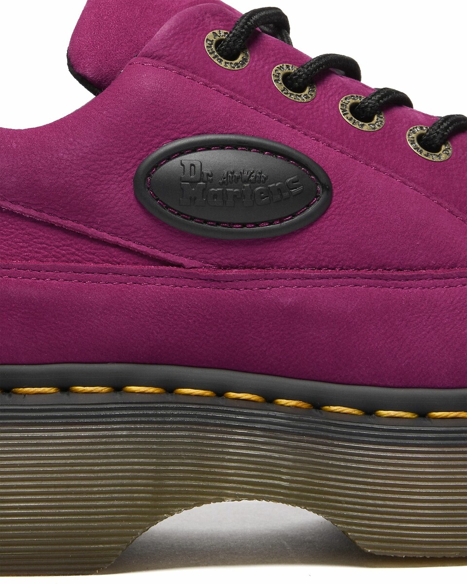 DR. MARTENS<br>O Buzz do Derby de Nubuck