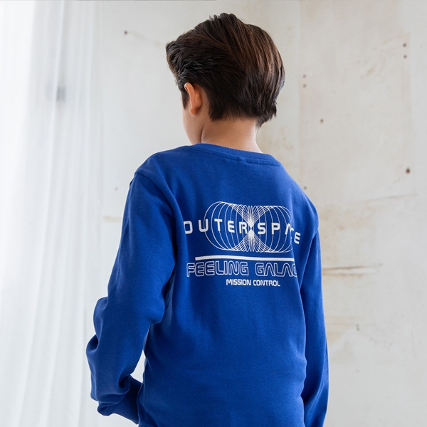Unisgned jongens sweater met backprint blauw
