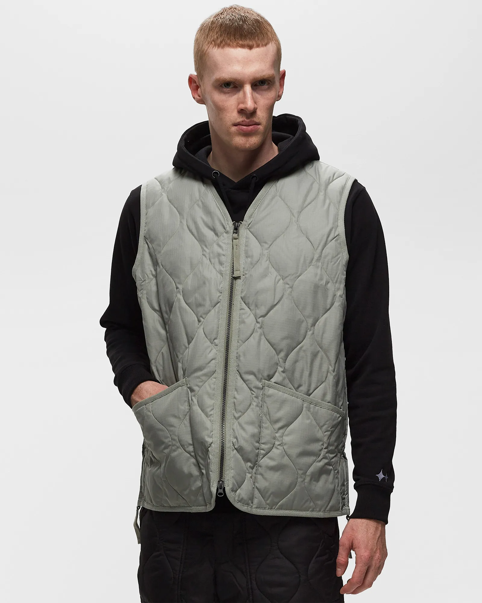 Taion MILITARY ZIP V NECK DOWN VEST