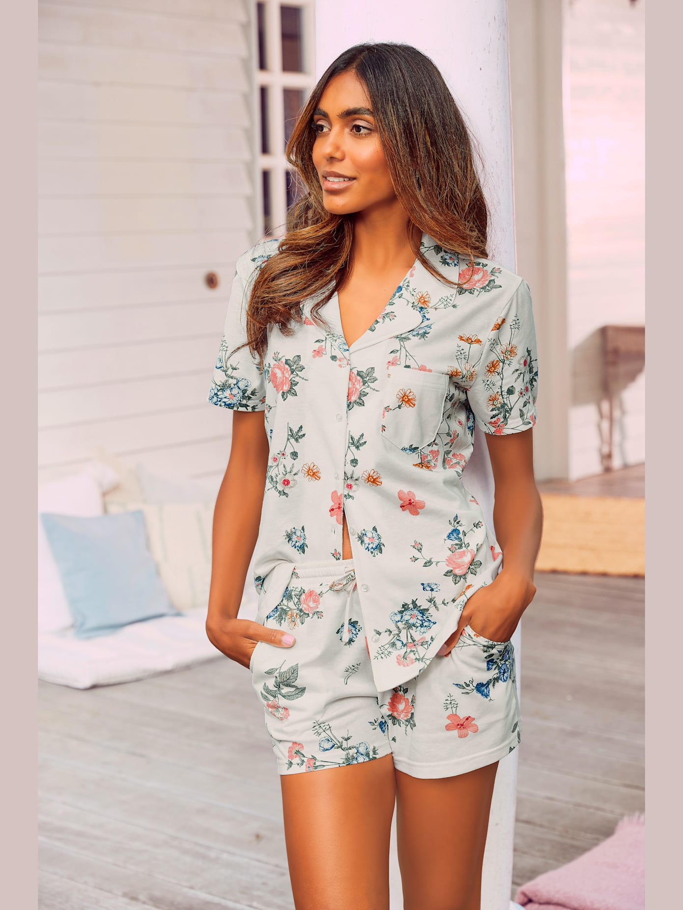 Pyjama court fantaisie coupe classique