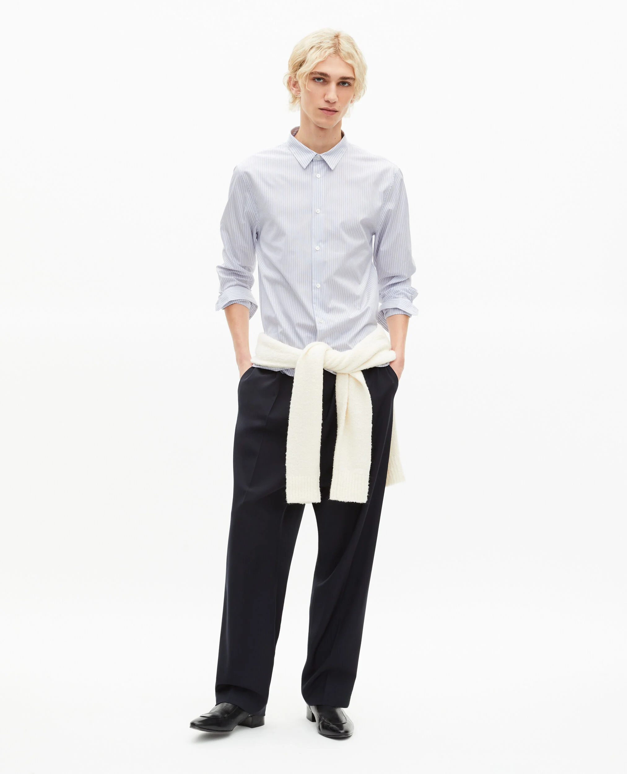 Chemise à fines rayures bleu clair