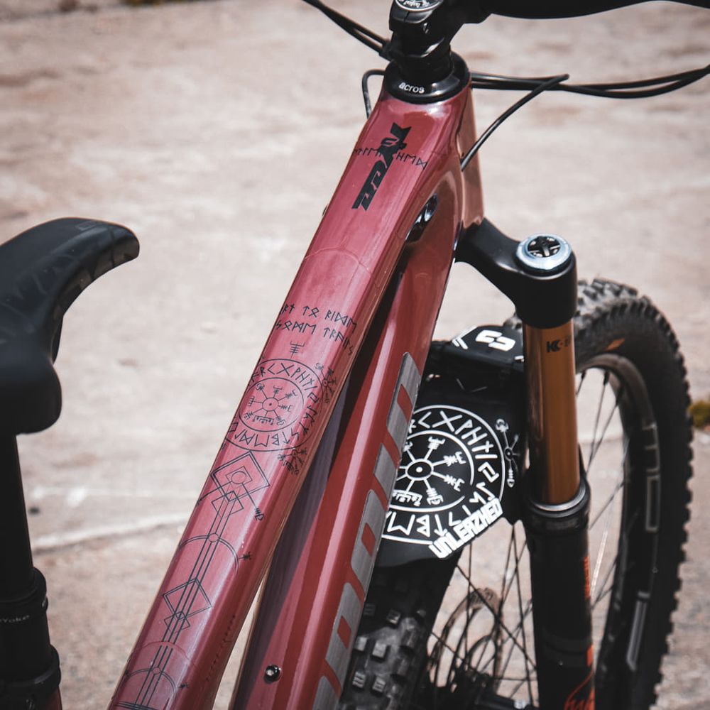 Unleazhed Unscratch Frame Rahmenschutzfolie - Runes of Shred Black Glossy kaufen | Bike-Discount
