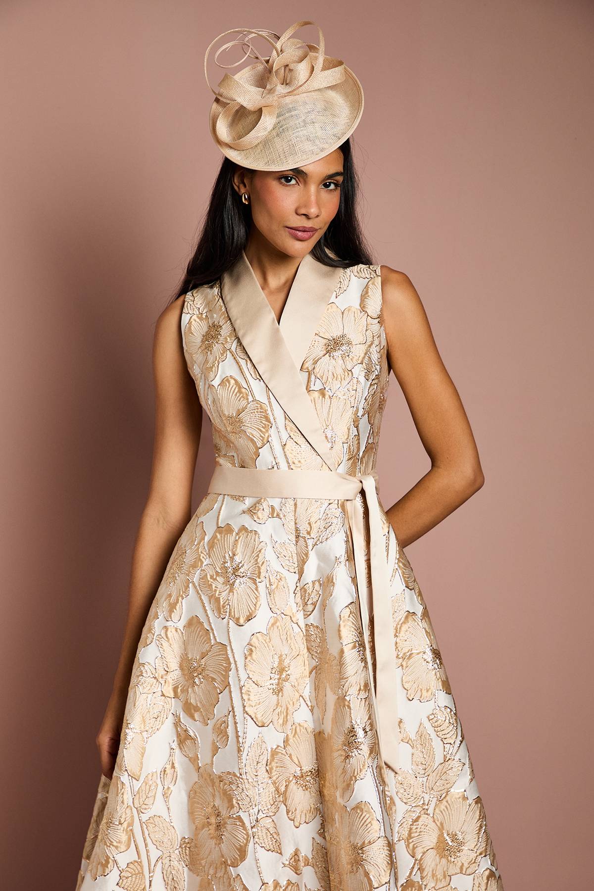 Coast Robe Midi Ajustée et Évasée Sans Manches Style Smoking Jacquard