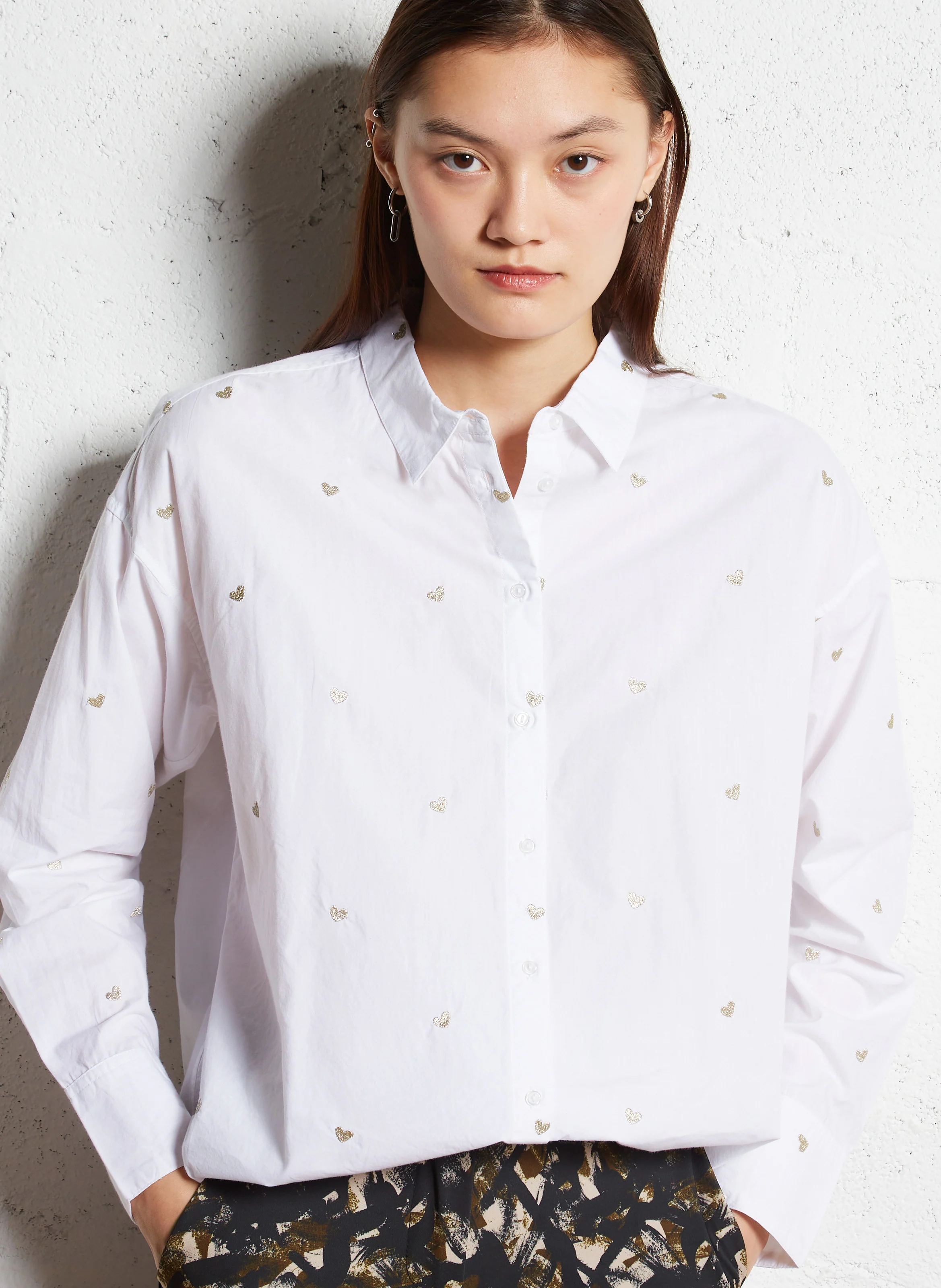 CAMOMILLE - Chemise ample col classique brodée en coton mélangée | Blanc